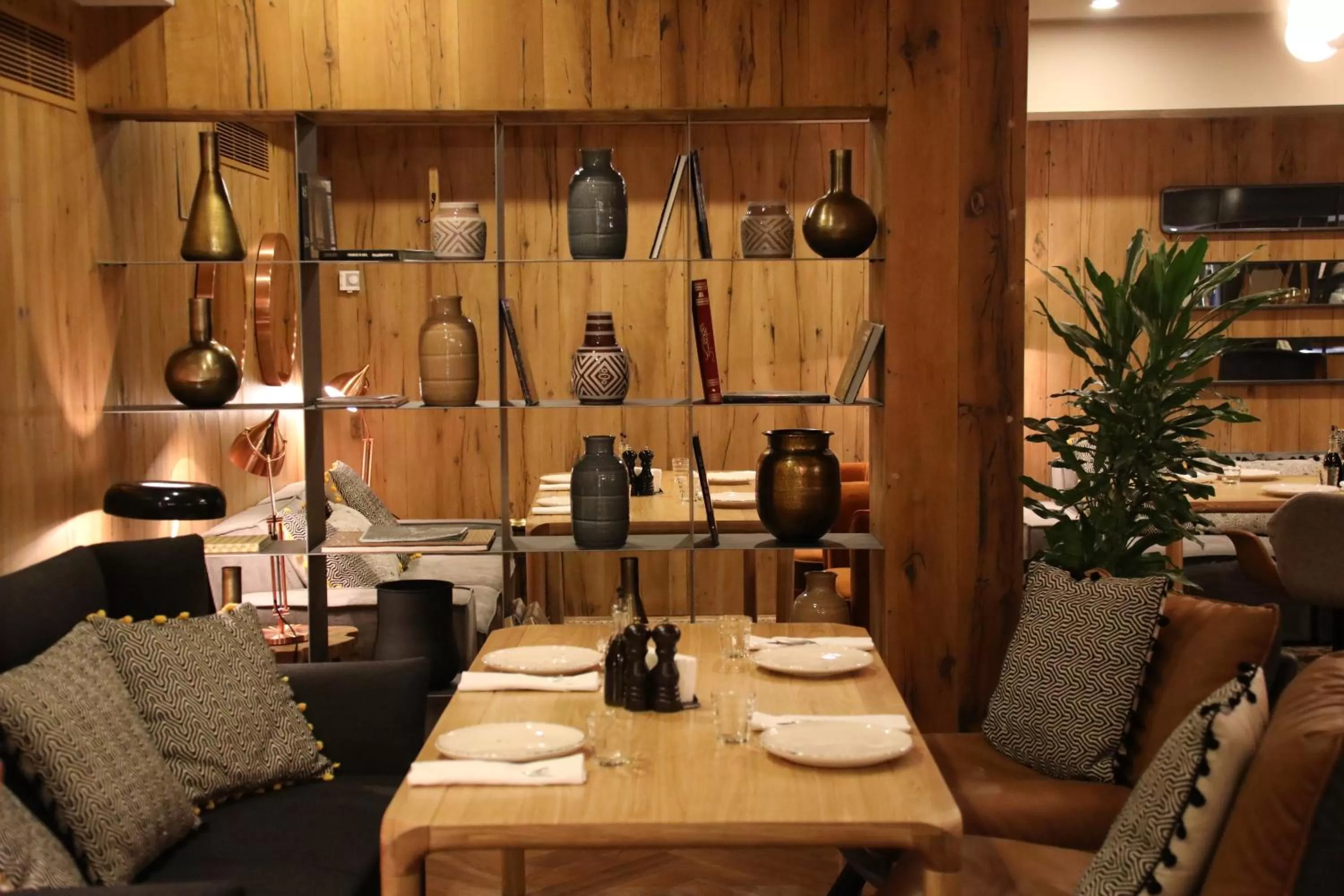 Restaurant/places to eat in Shota @ Rustaveli Boutique Hotel