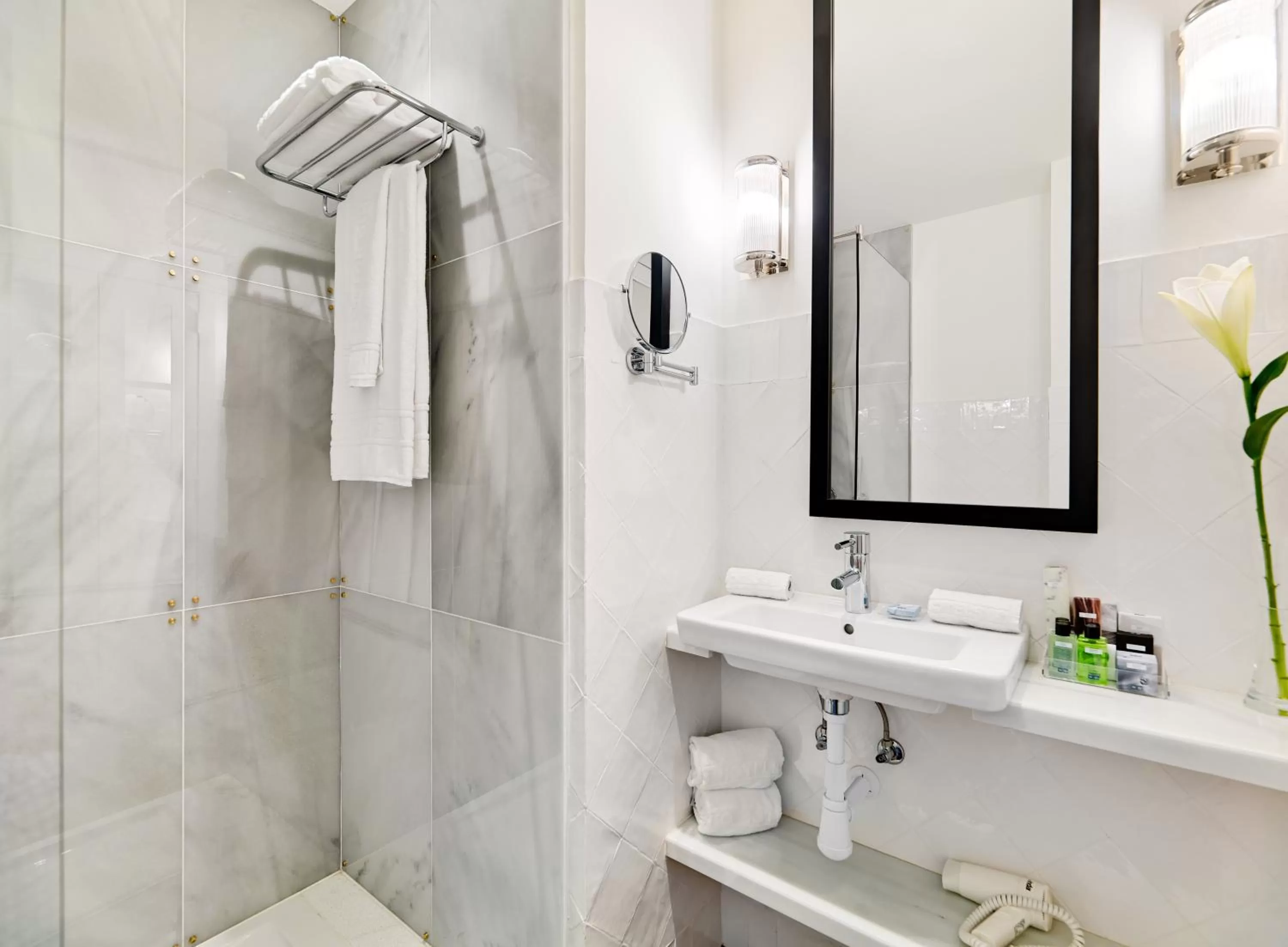 Bathroom in H10 Metropolitan 4* Sup