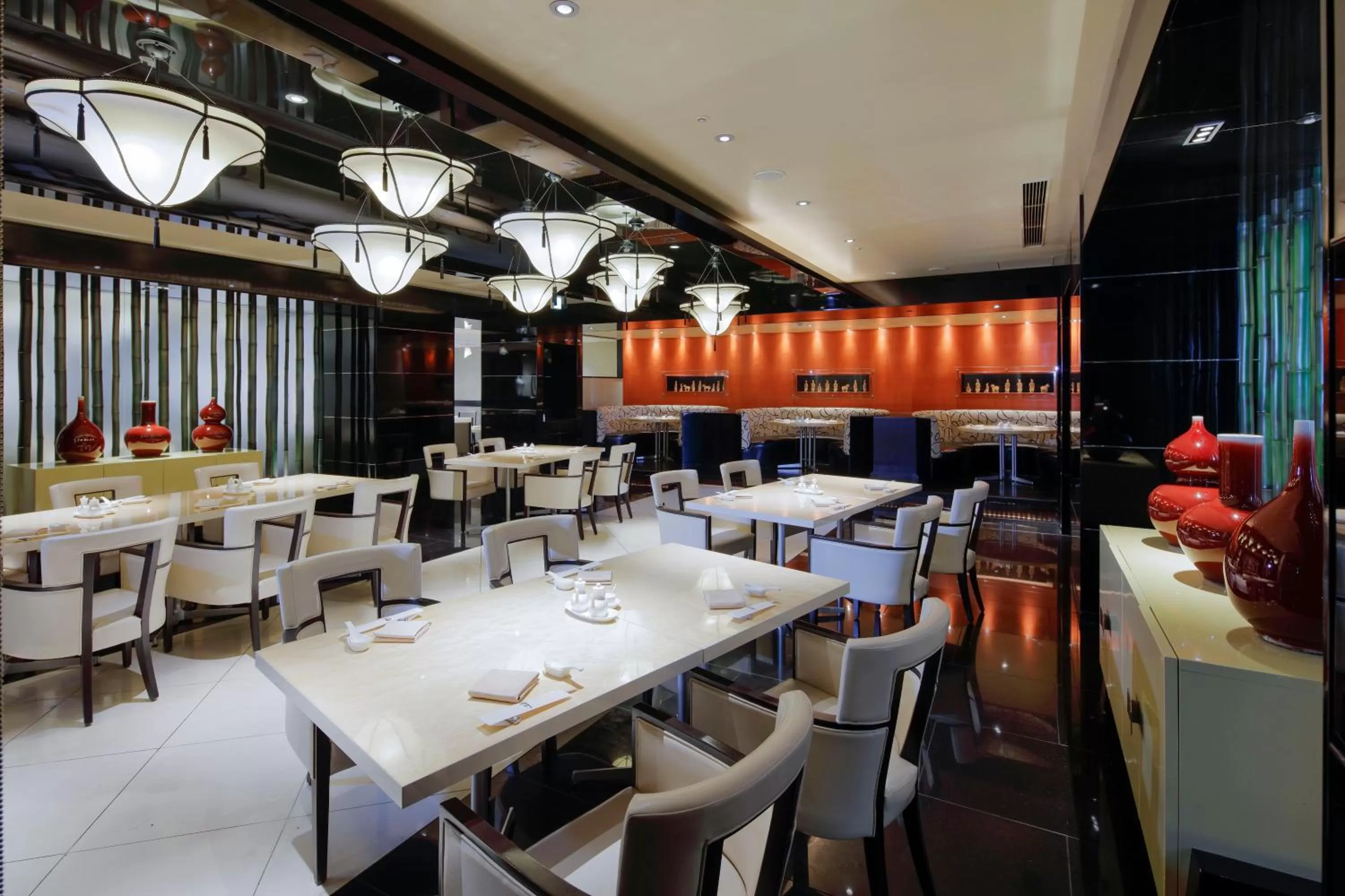 Restaurant/places to eat in Sheraton Miyako Hotel Osaka