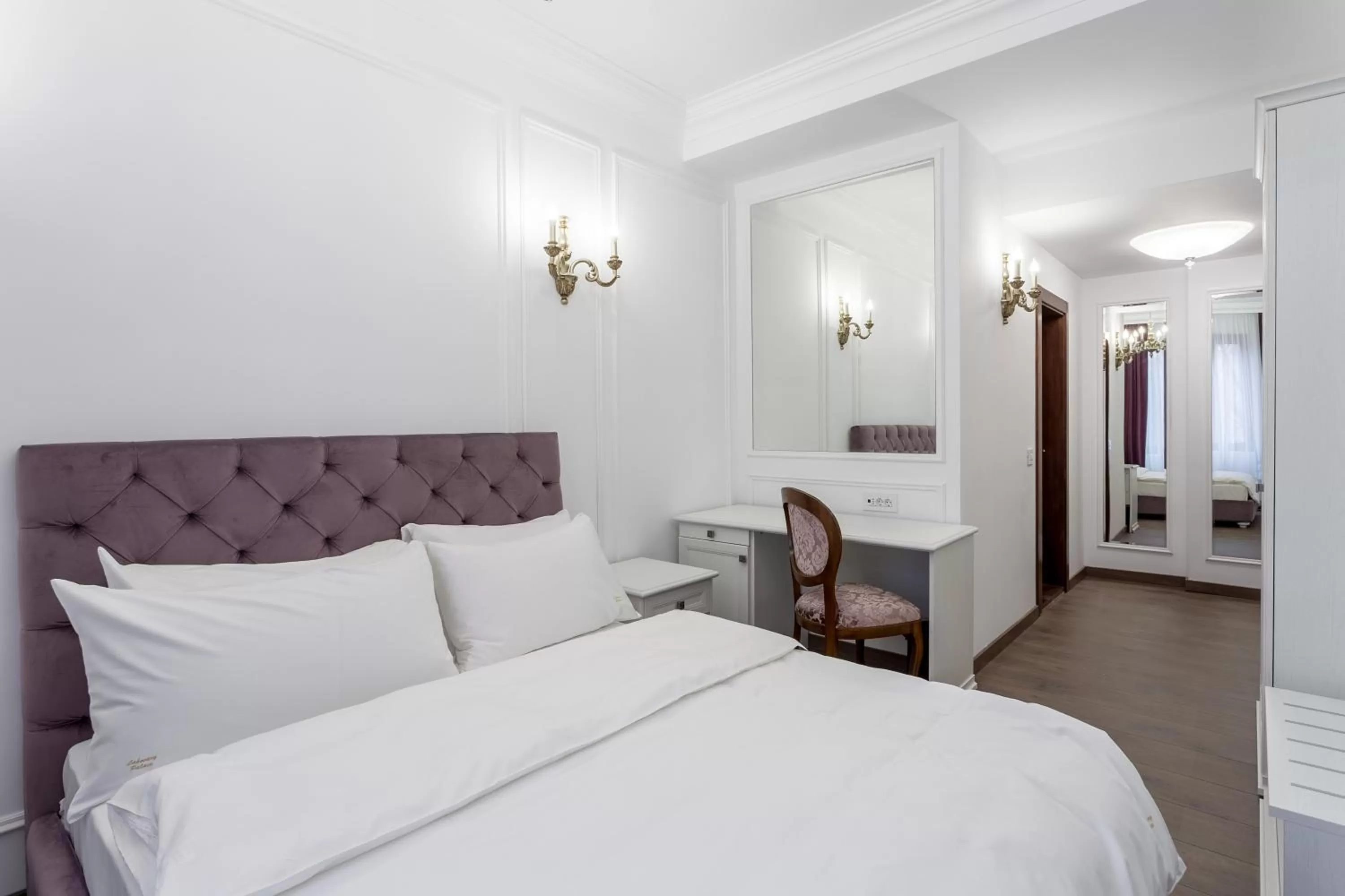 Photo of the whole room, Bed in Lahovary Palace Hotel