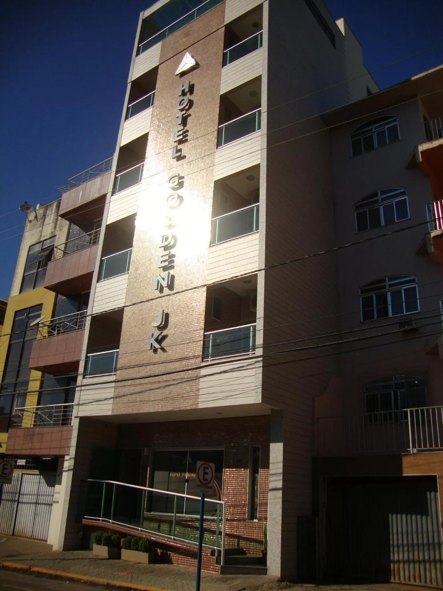 Facade/entrance in Hotel Golden JK
