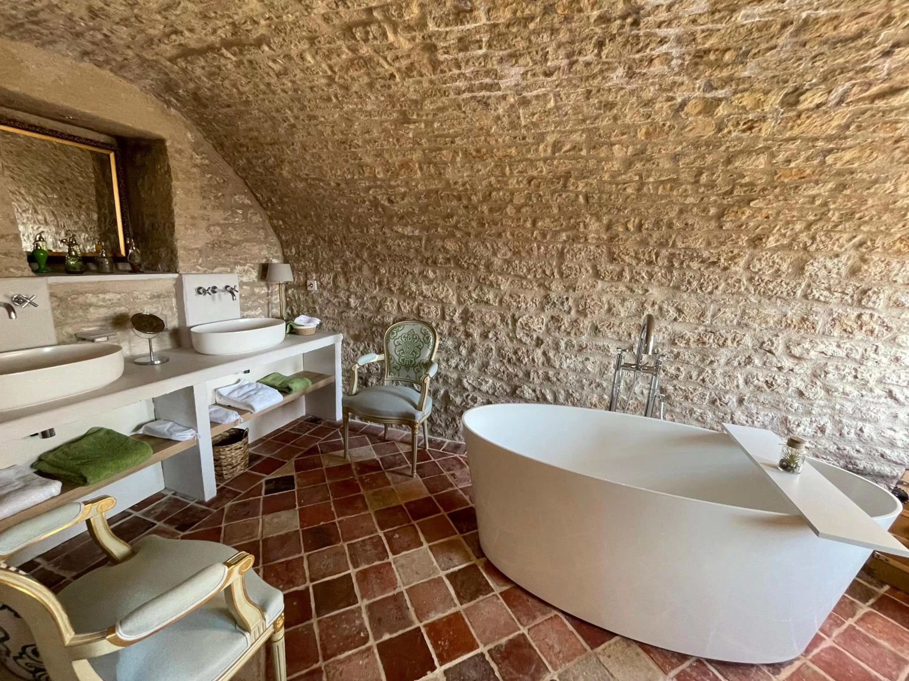 Bathroom in L'Orangerie