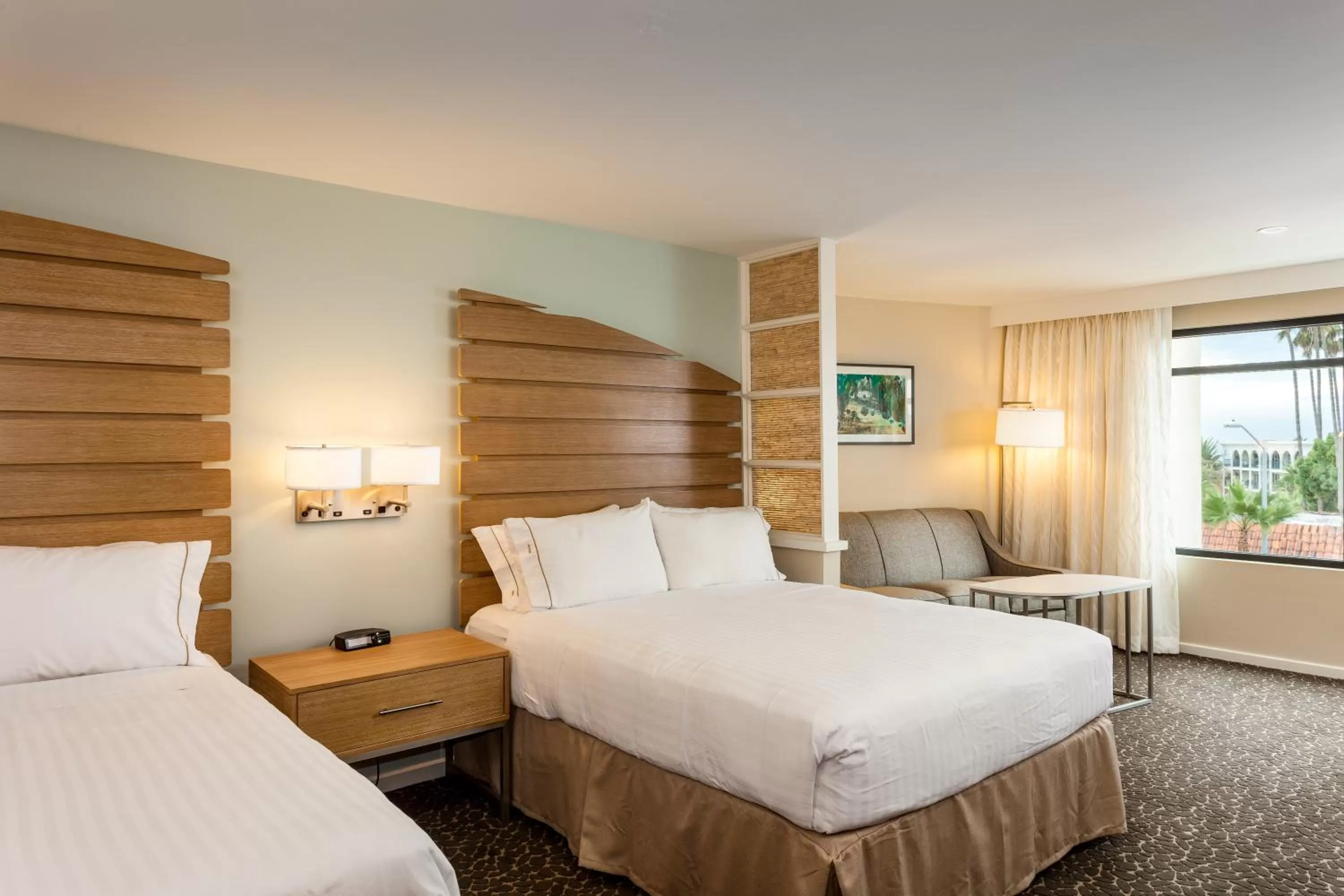 Queen Studio in Holiday Inn Express and Suites La Jolla - Windansea Beach, and IHG Hotel