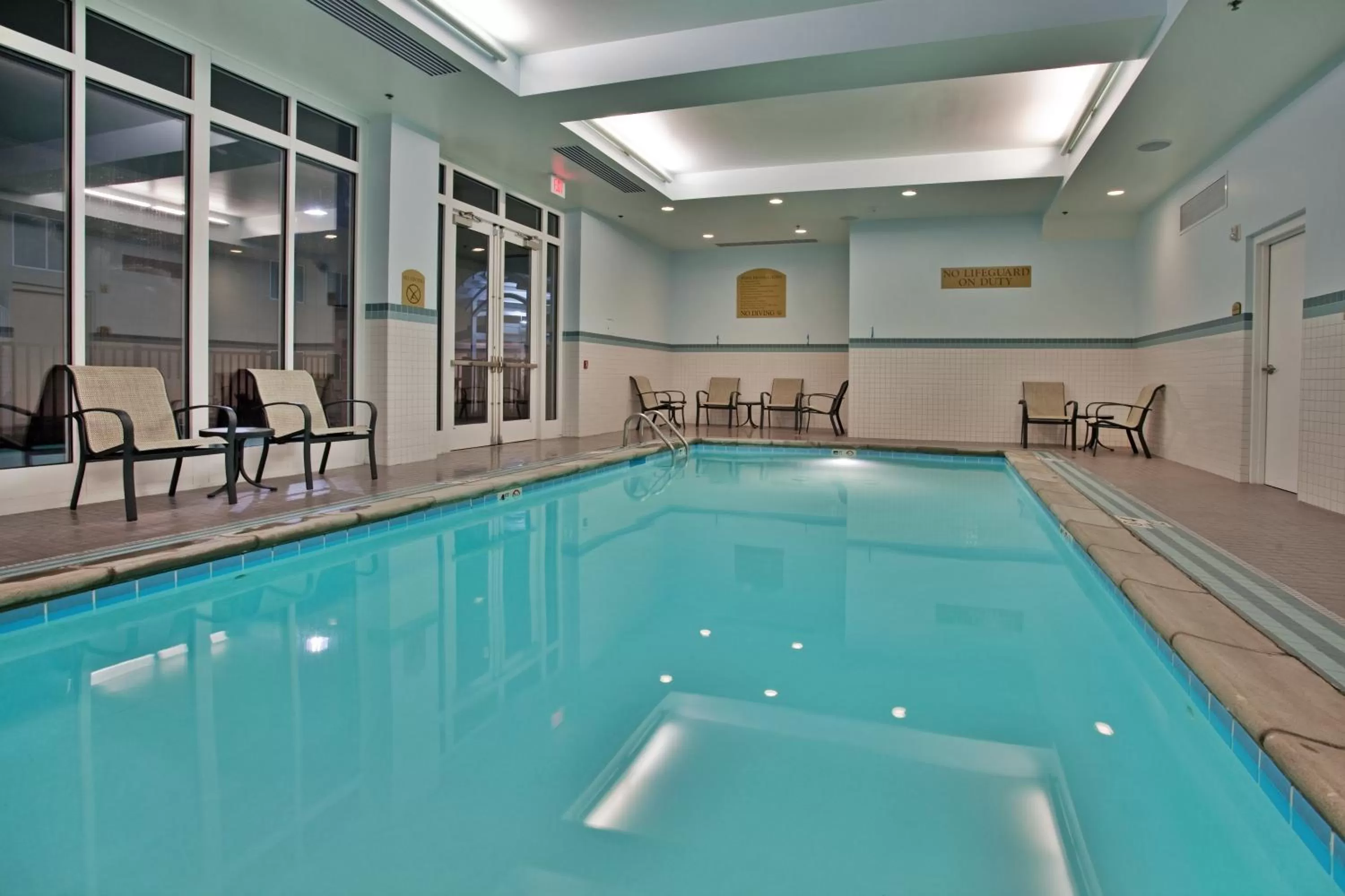 Swimming pool in Holiday Inn Kansas City Airport by IHG