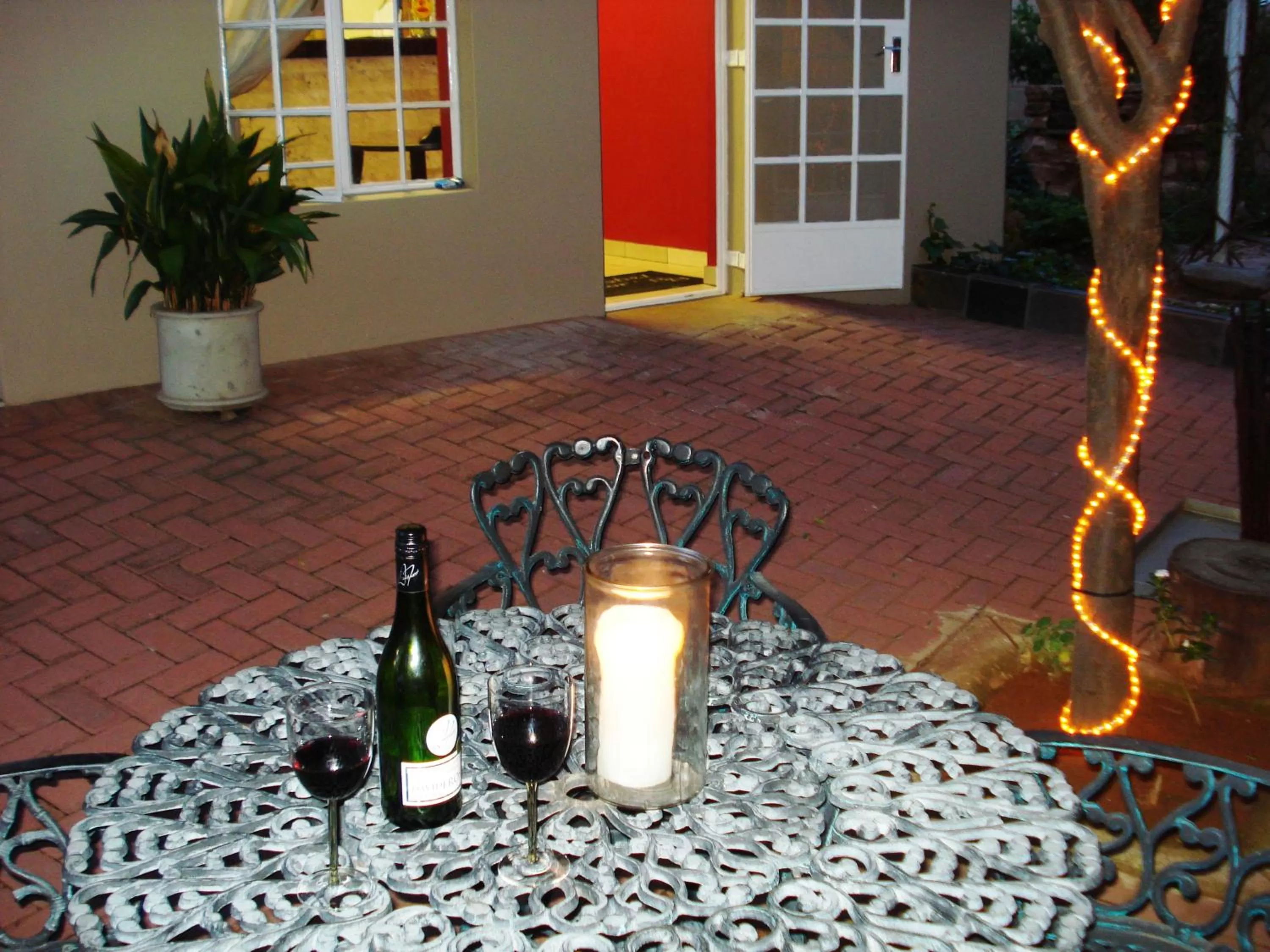 Drinks in Bri-Shel Manor B&B