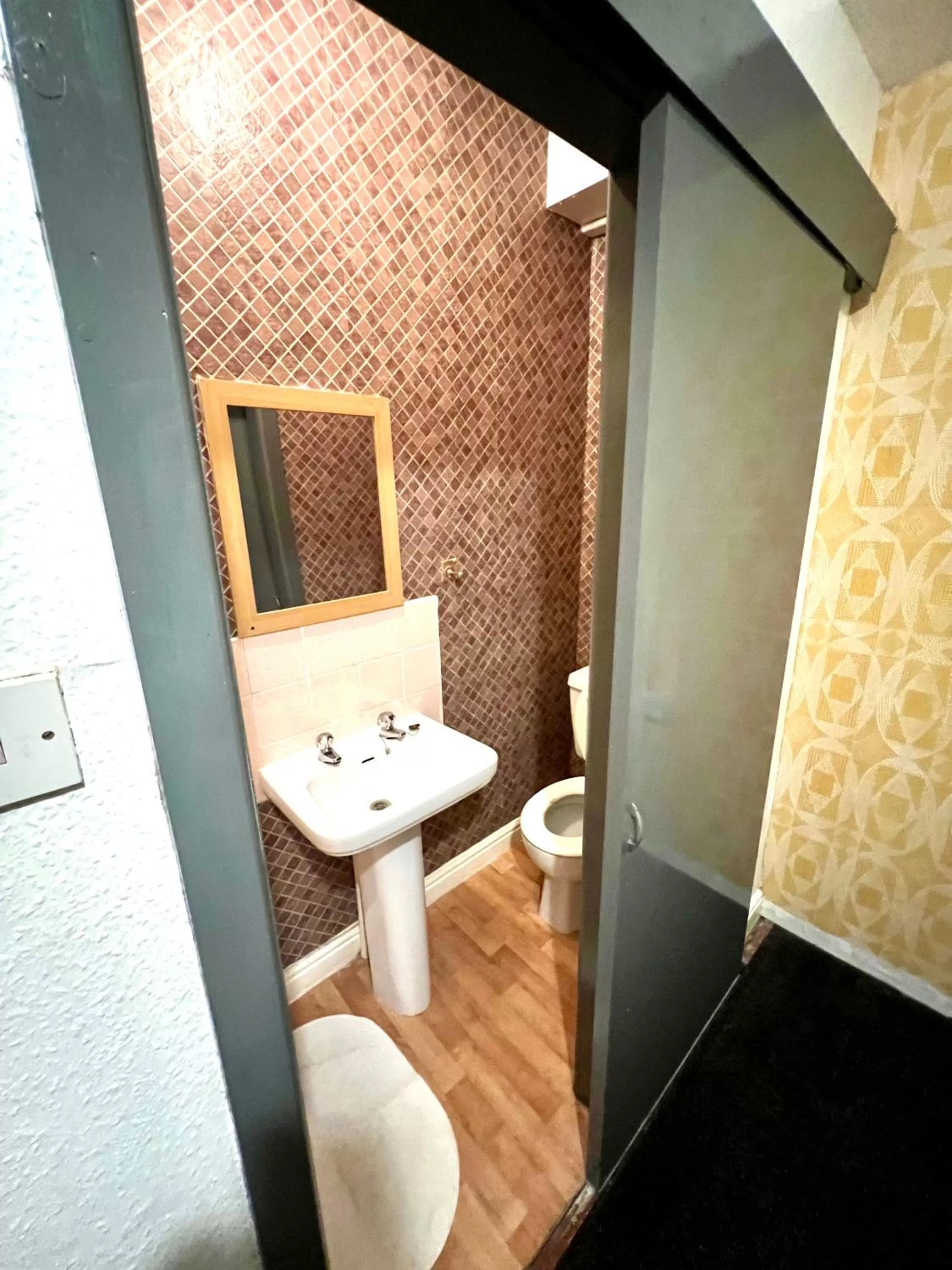 Bathroom in Blackpool Central Hotel