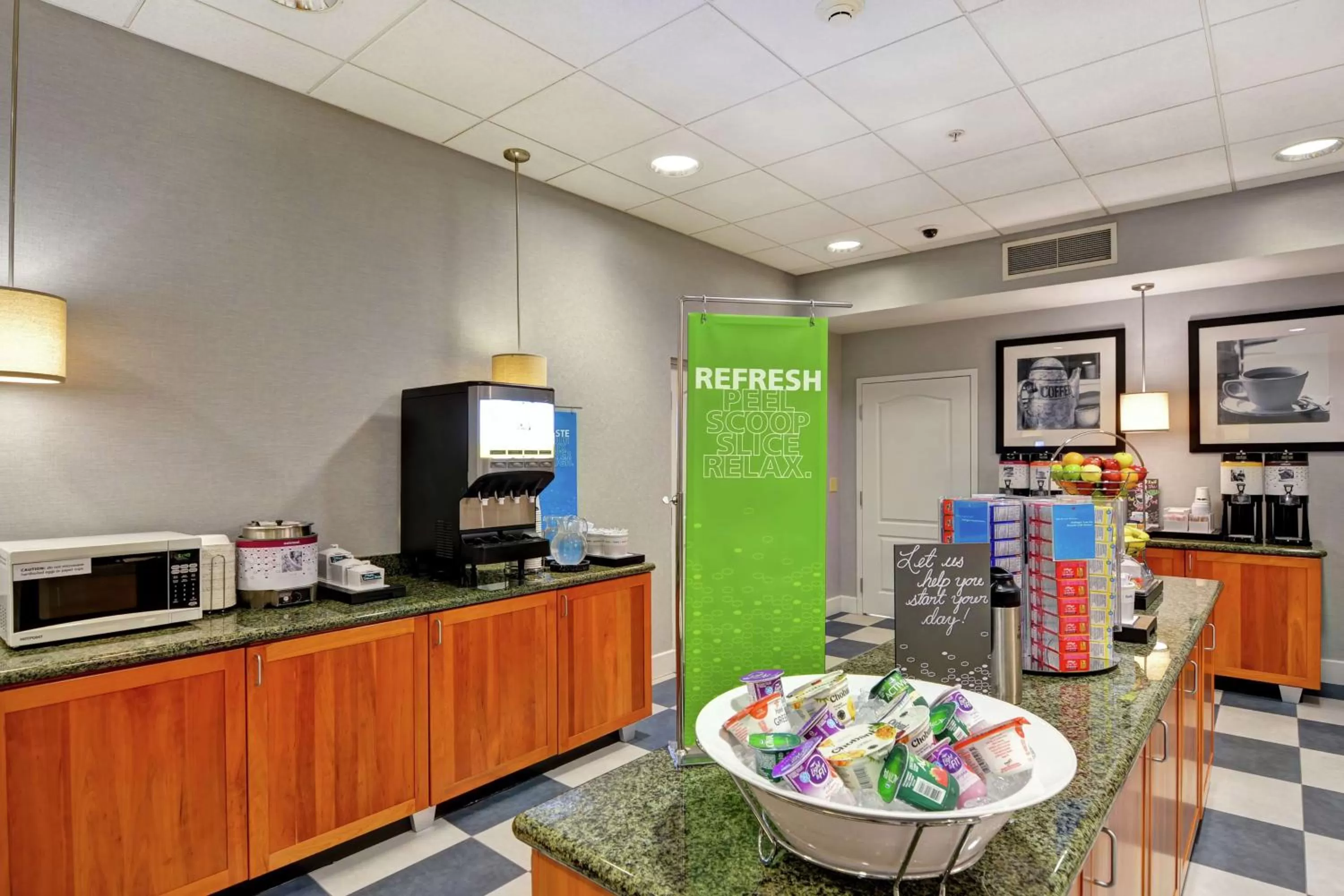 Dining area in Hampton Inn Sayre