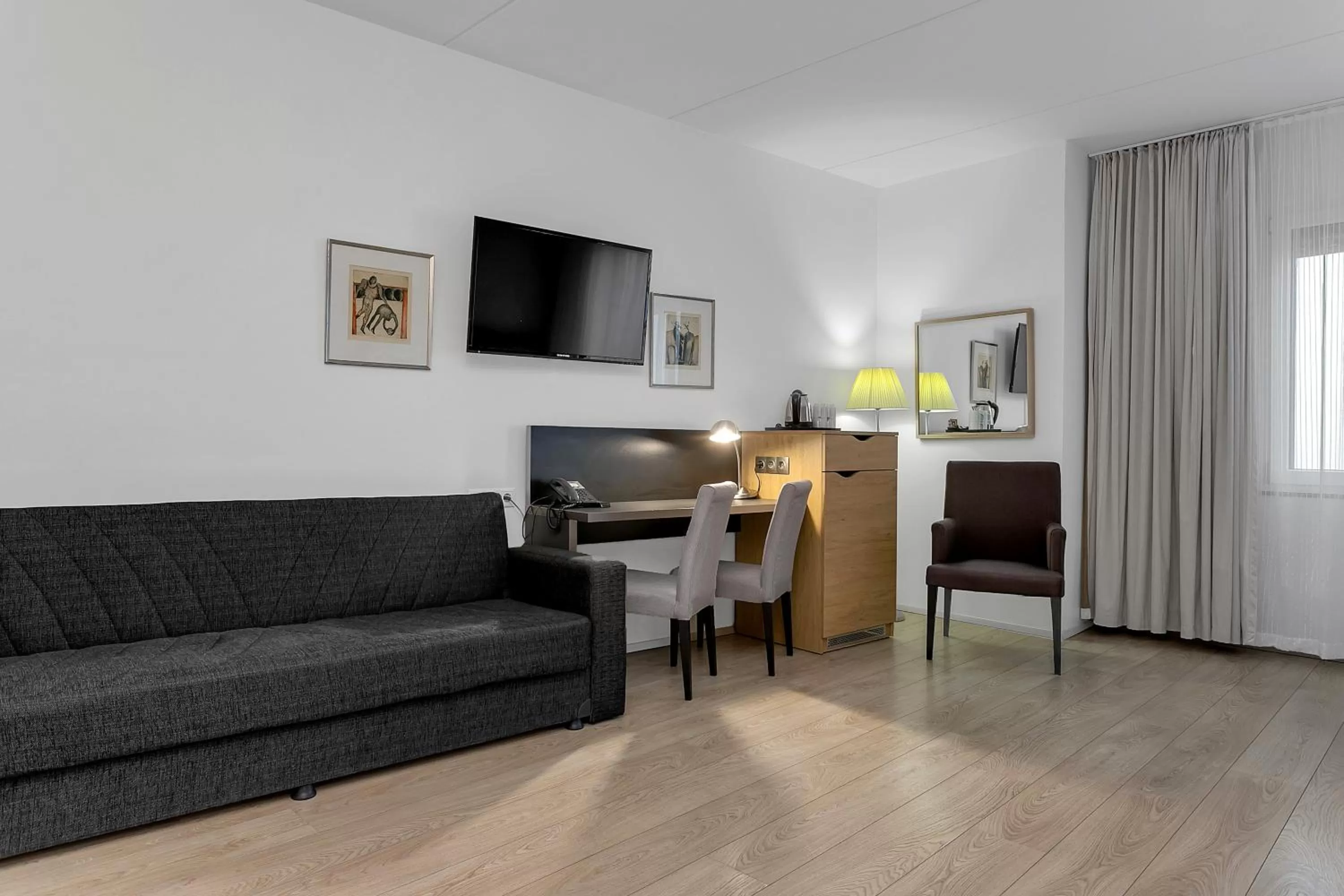 TV and multimedia in Aurora Hotel at Reykjavik-Keflavik Airport Terminal KEF