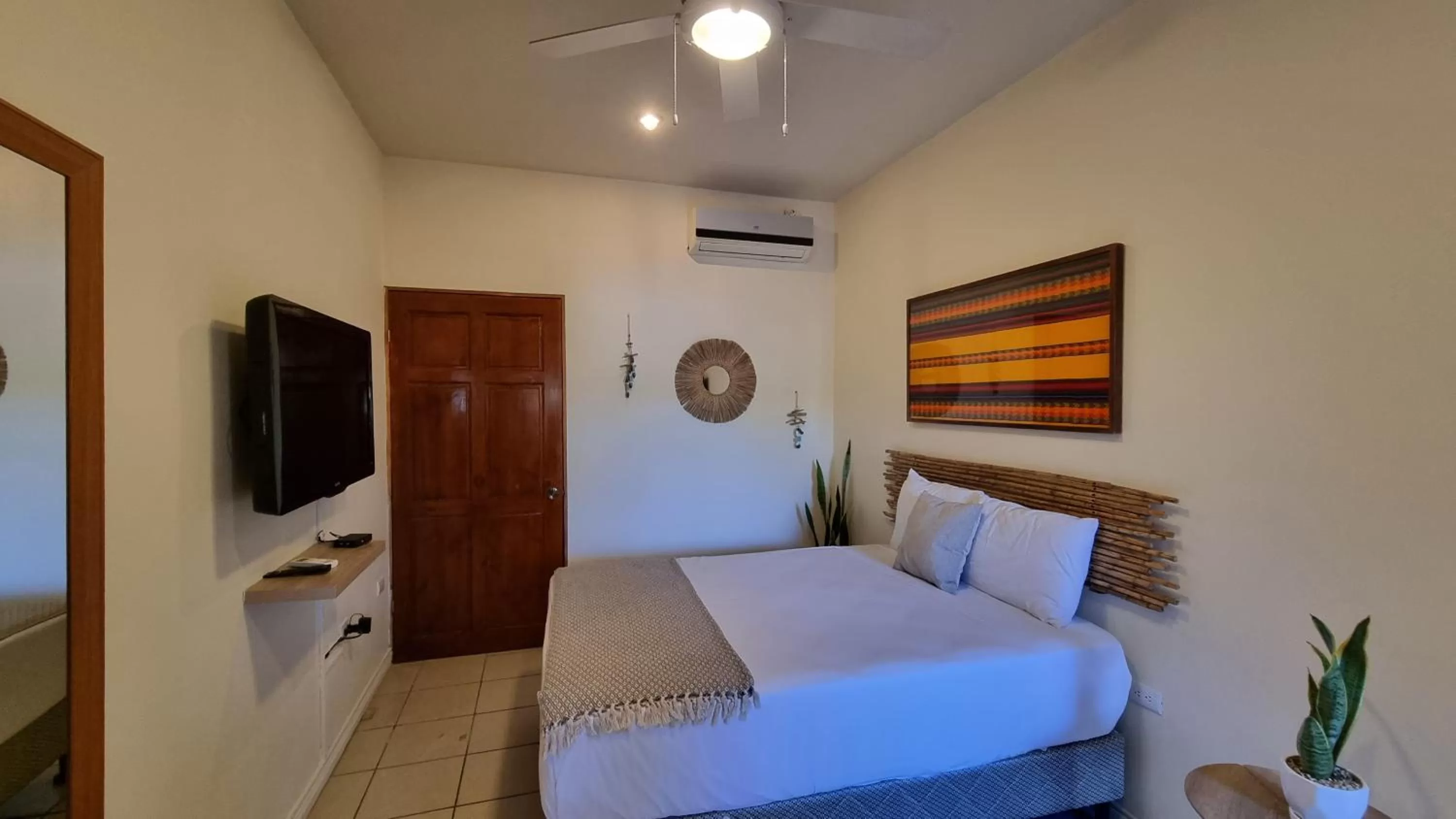 Bed in Zulu Surf Hotel Tamarindo