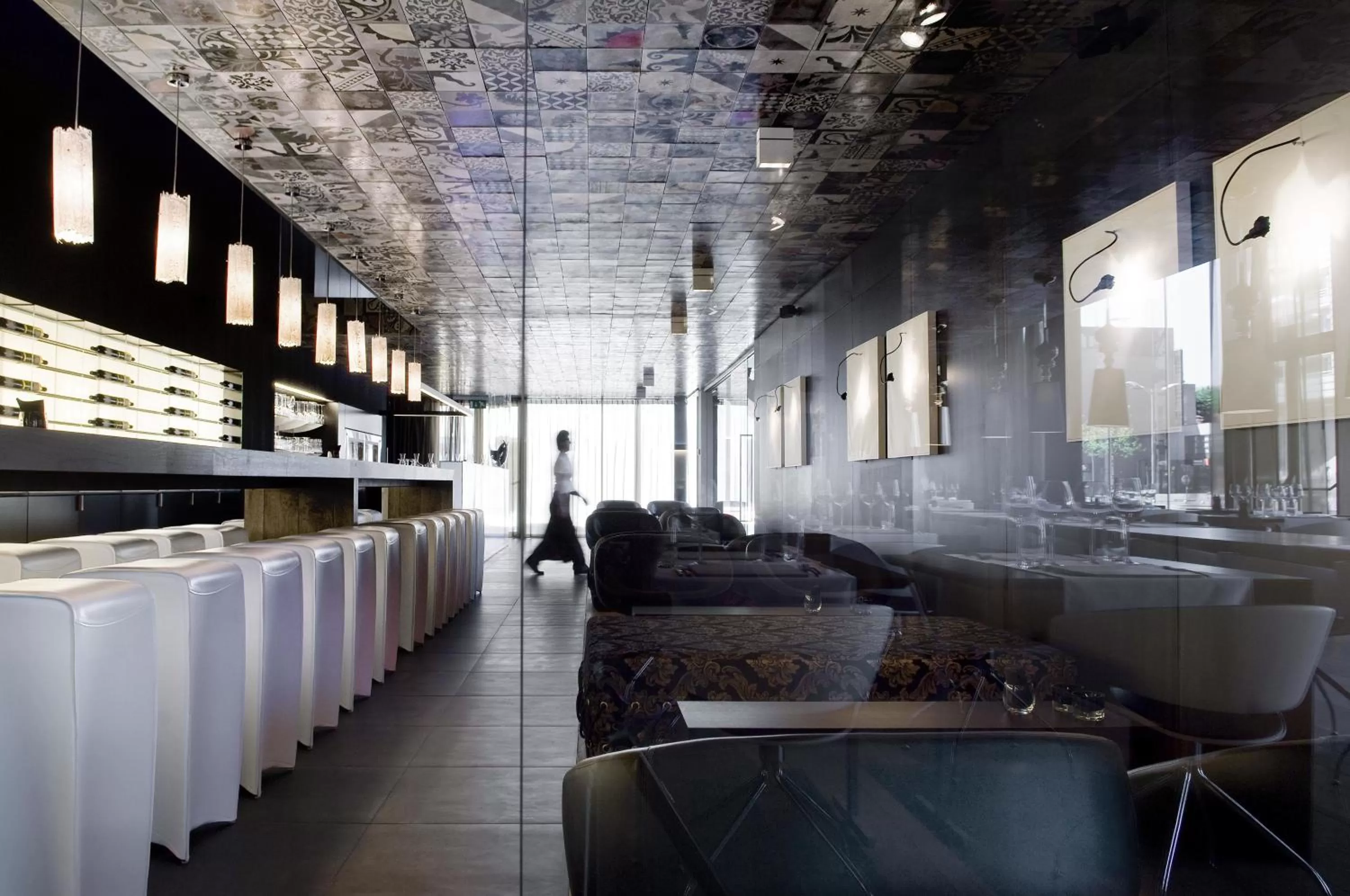 Restaurant/places to eat in Carbon Hotel