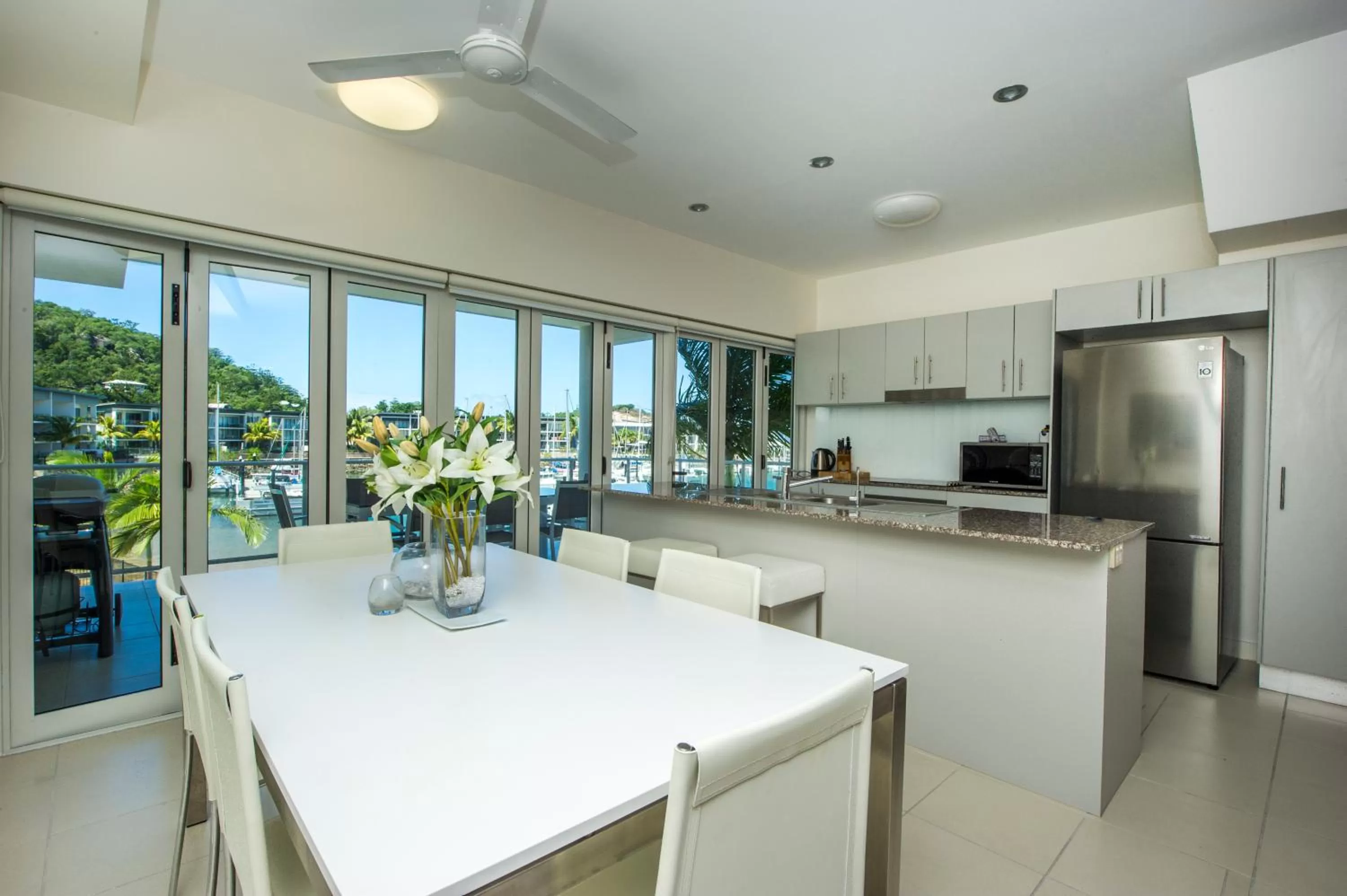 Dining Area in Beachside Magnetic Harbour Apartments