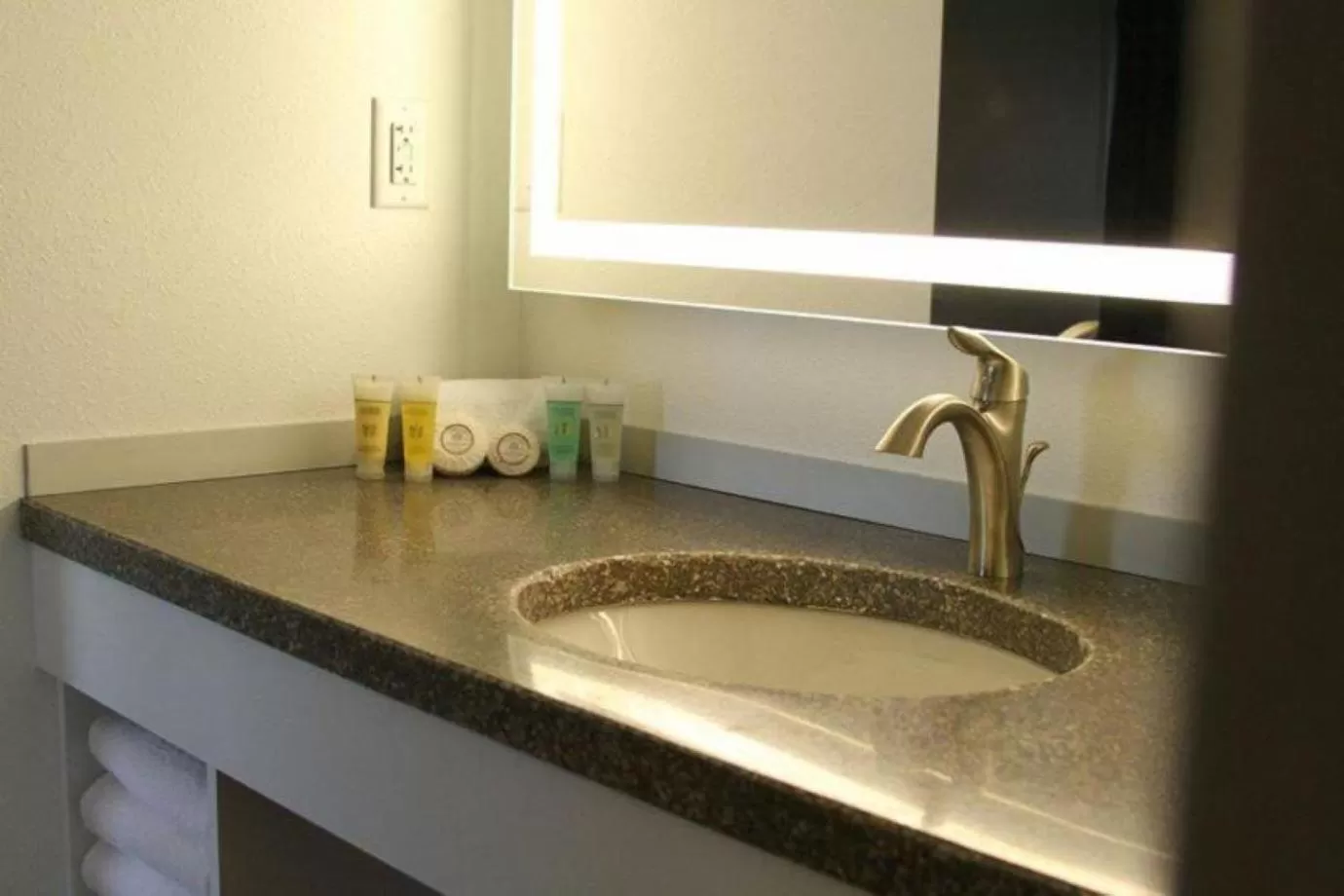 Bathroom in The Wallhouse Hotel, an Ascend Collection Hotel