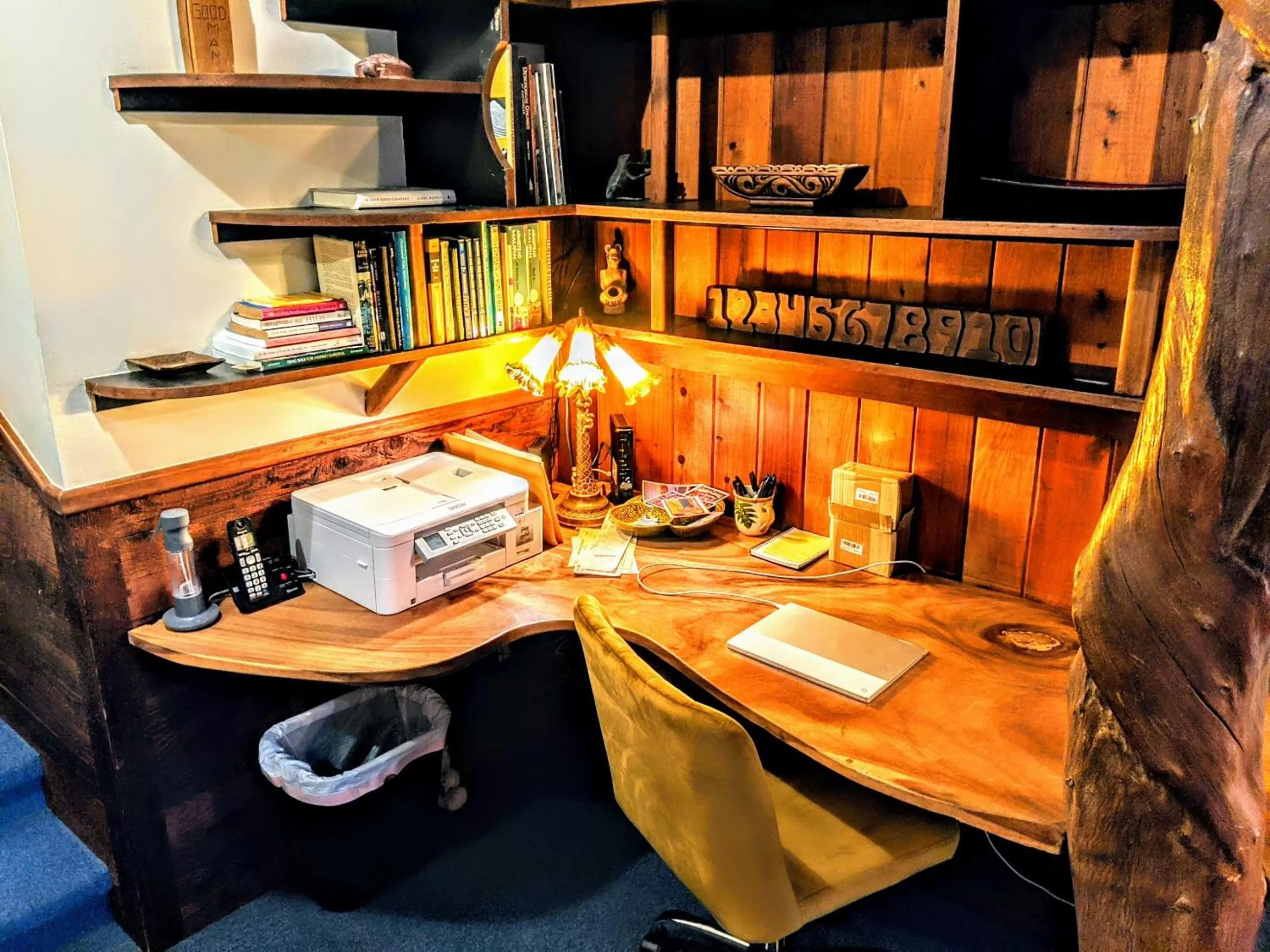 Business facilities in Kehena Mauka Nui Club LGBTQIA+ Clothing Optional