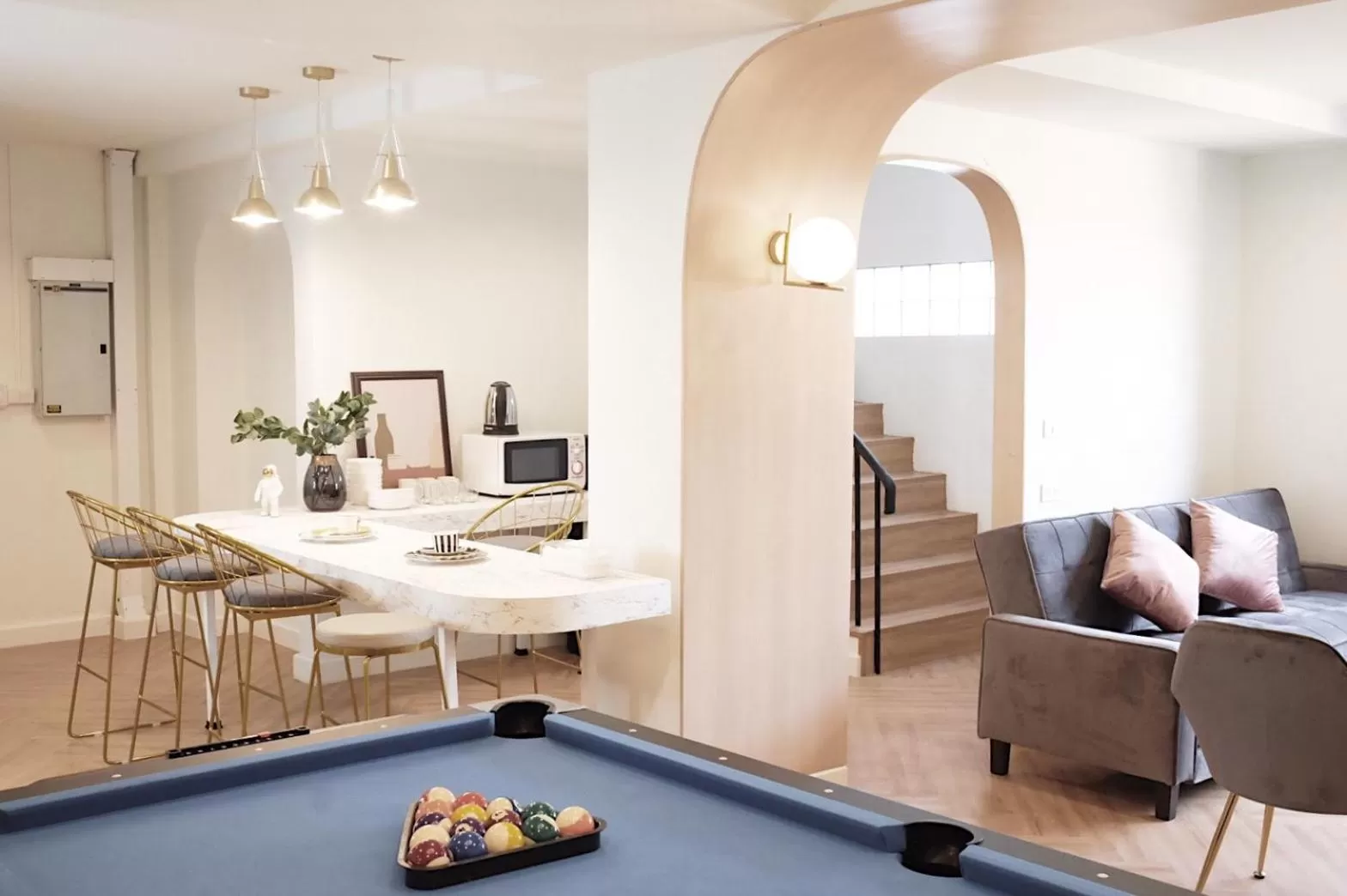 Photo of the whole room in Theme Boutique Hotel Bangkok