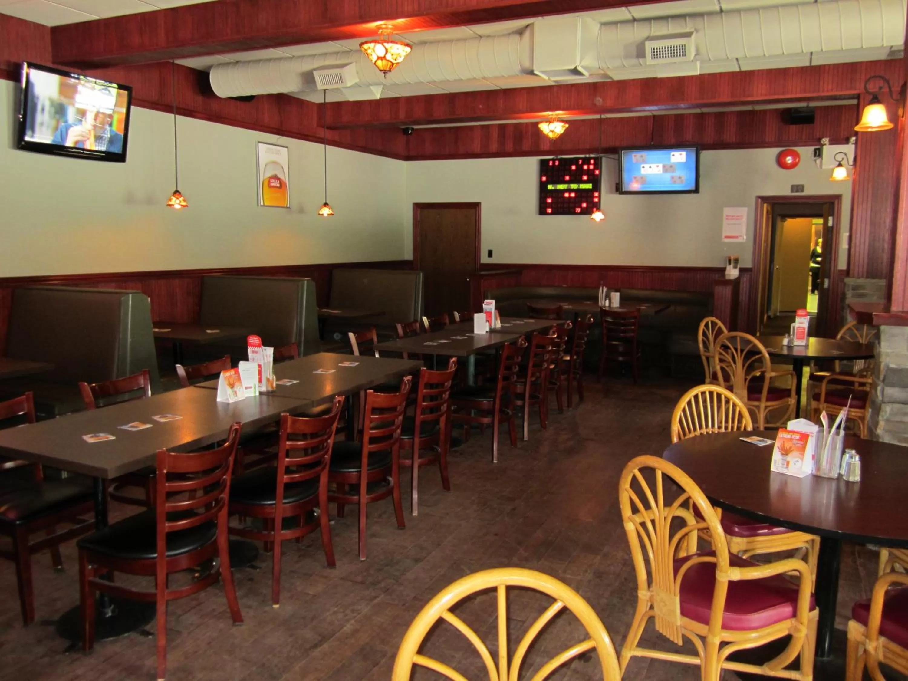 Restaurant/places to eat in Wells Gray Inn