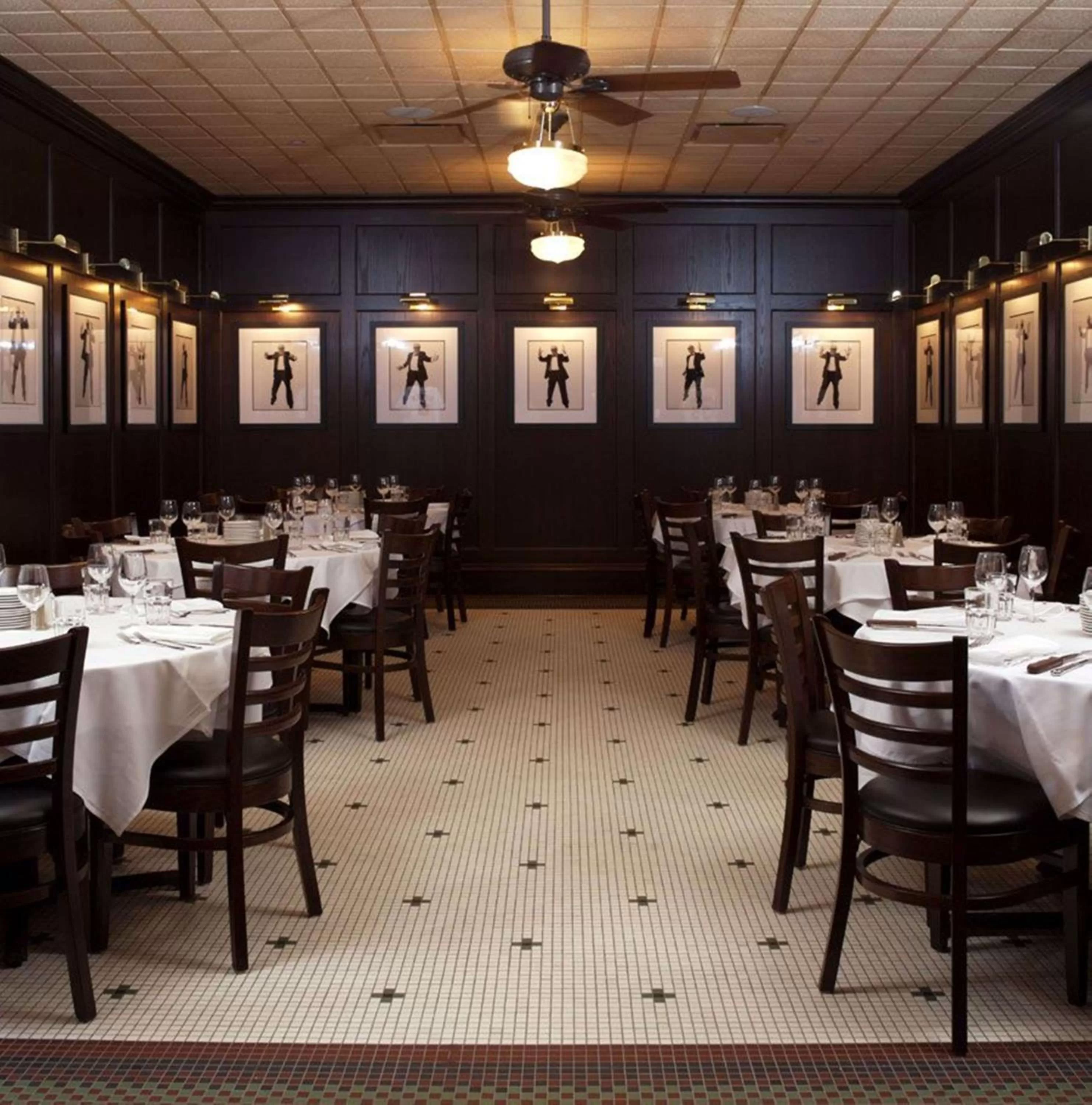 Restaurant/places to eat in Sonesta Chicago O'Hare Airport Rosemont