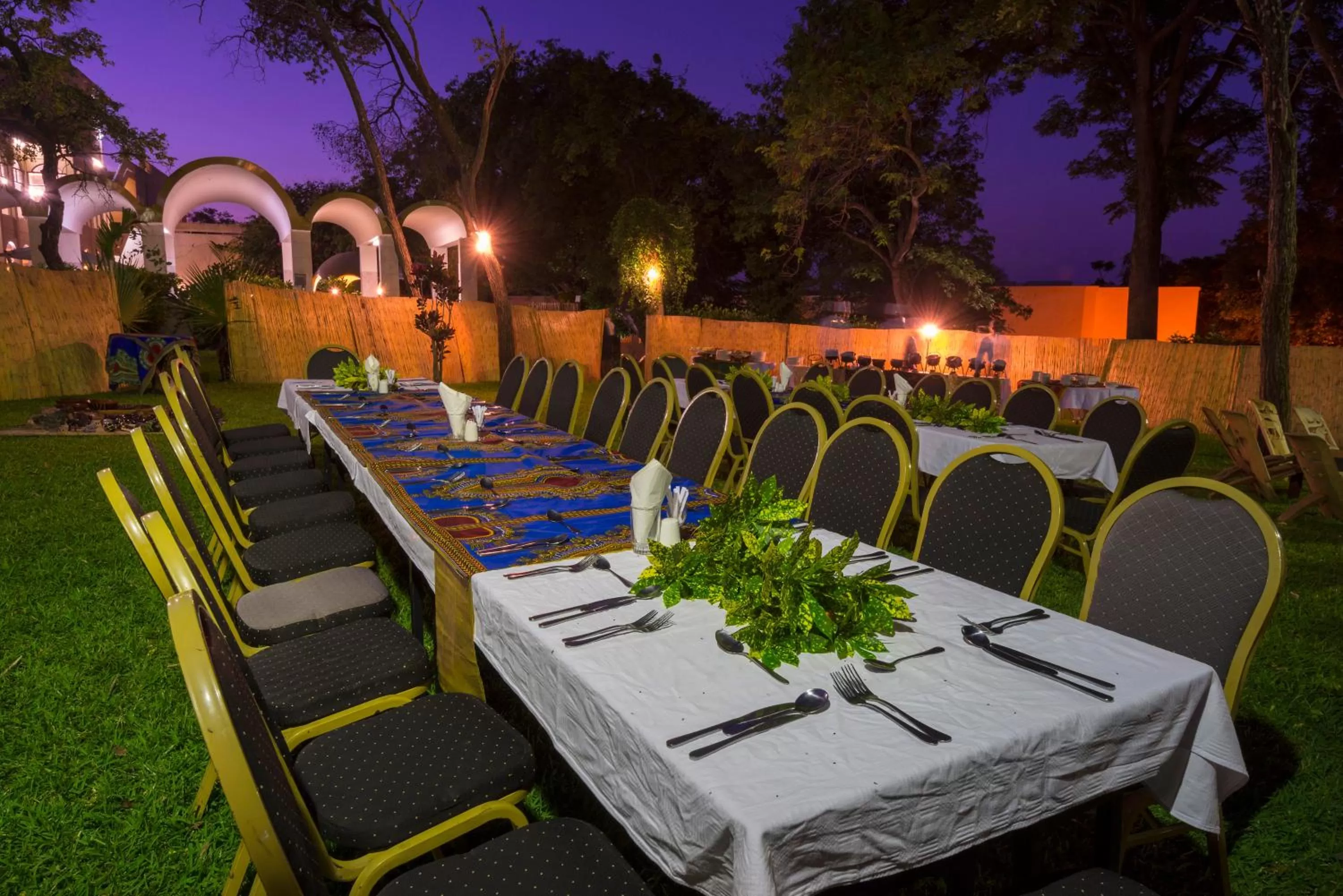 Restaurant/places to eat in Victoria Falls Rainbow Hotel