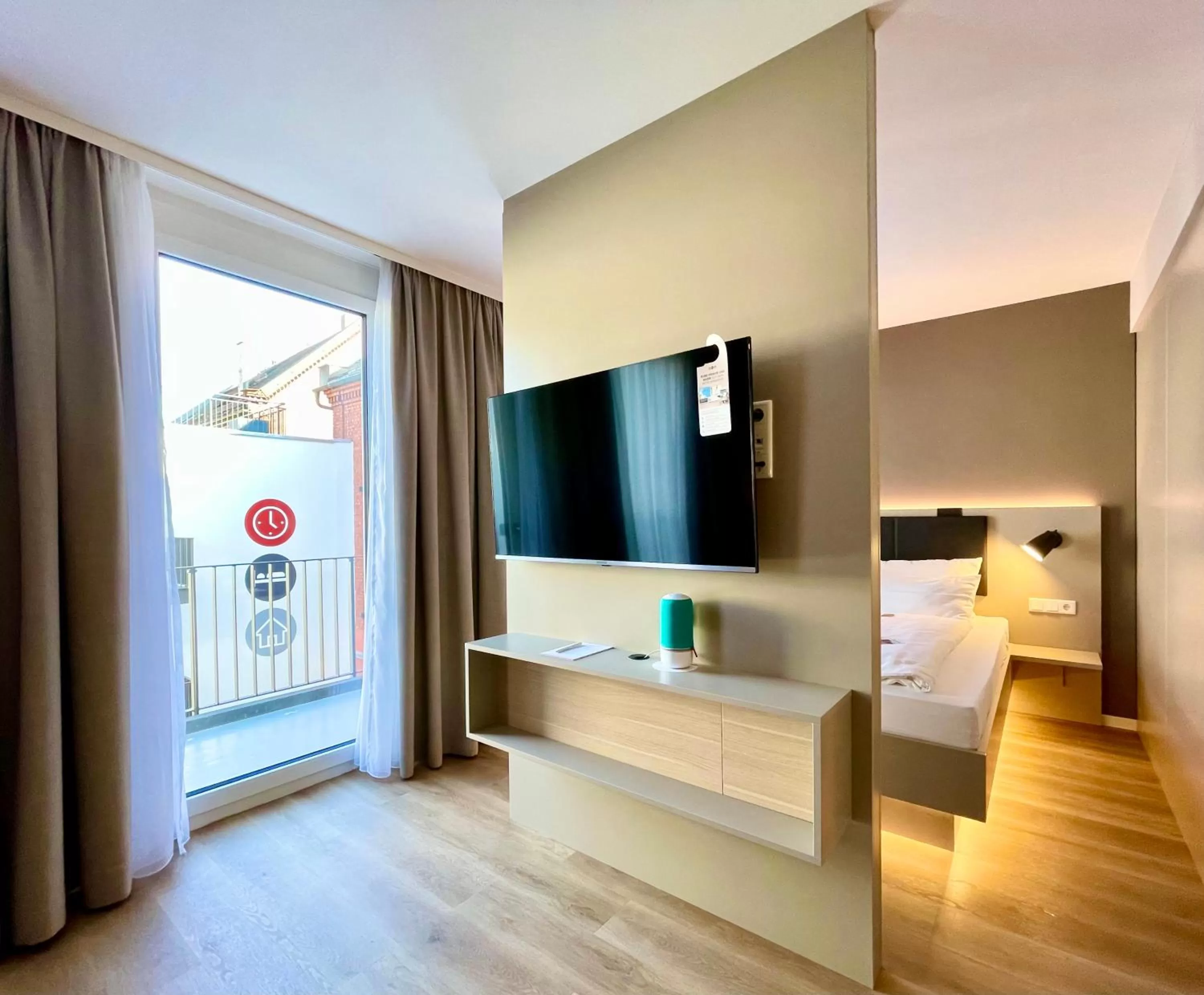 TV and multimedia, Bed in zeitwohnhaus SUITE-HOTEL & SERVICED APARTMENTS