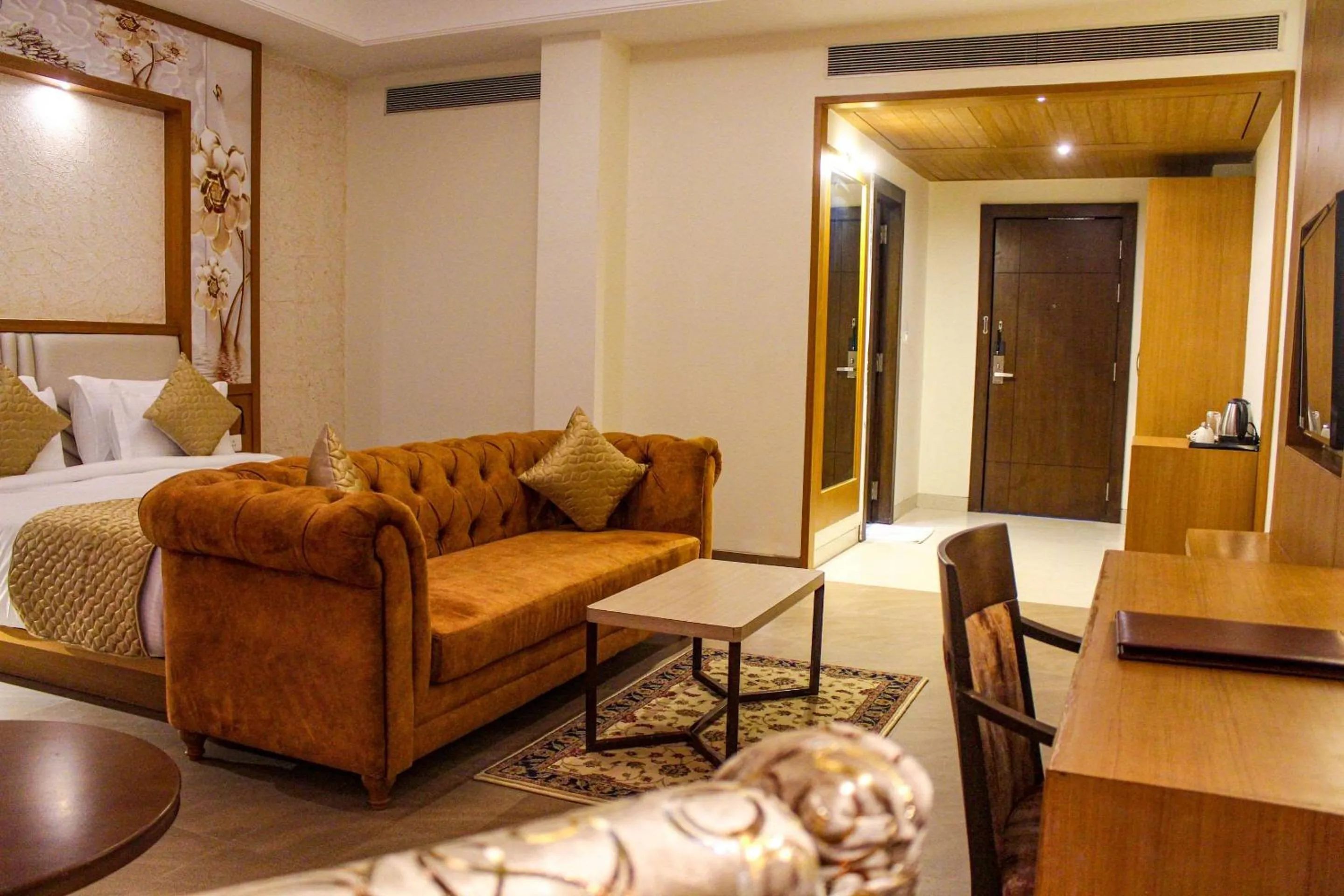 Photo of the whole room, Seating Area in Clarion Inn Indore