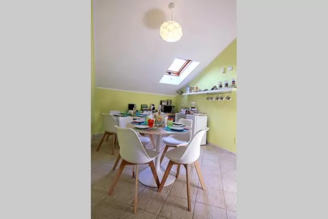 Communal lounge/ TV room in B&B Portanova