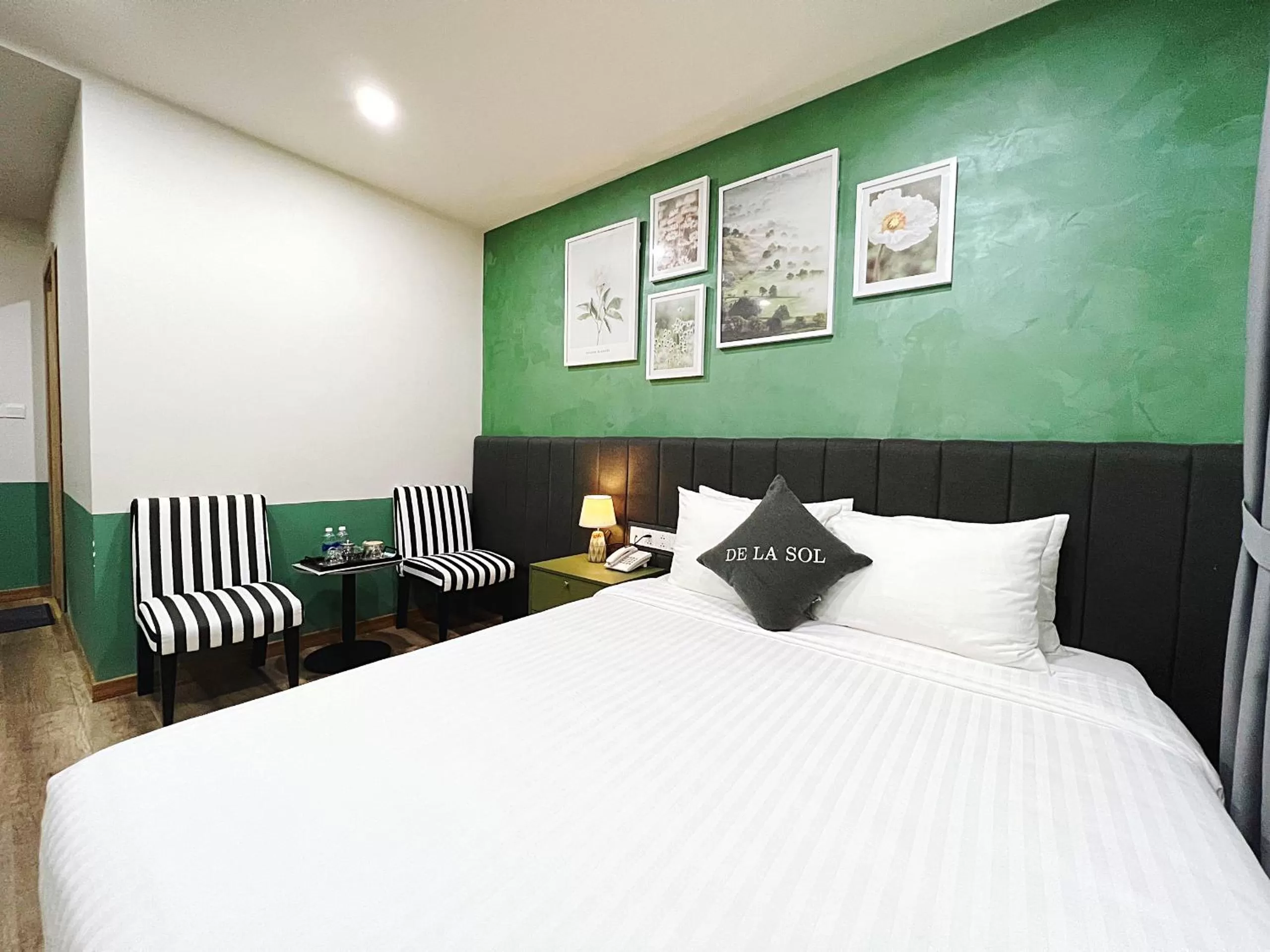 Bedroom, Bed in De La Sol Villa Dalat