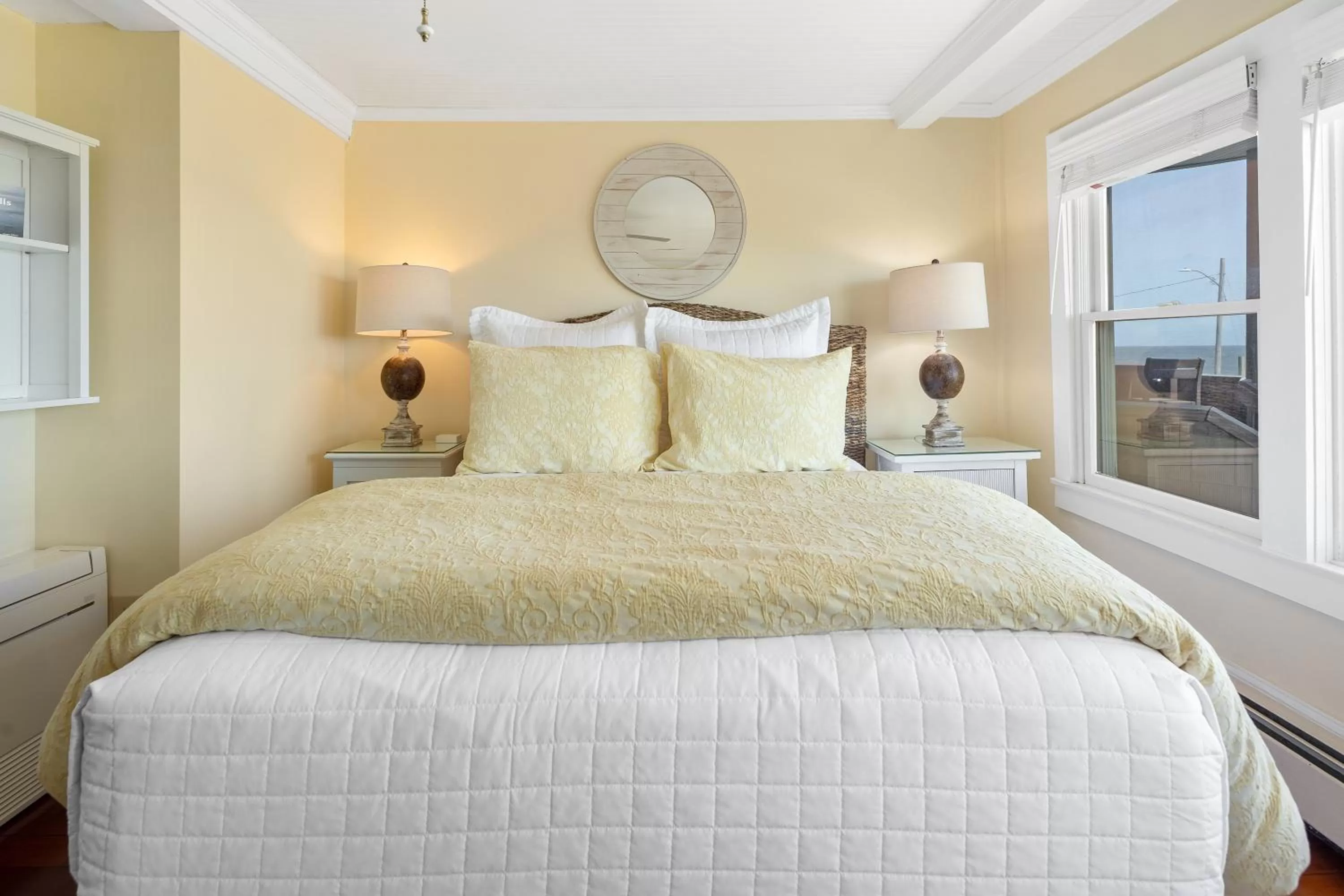 Bed in Inn on the Sound