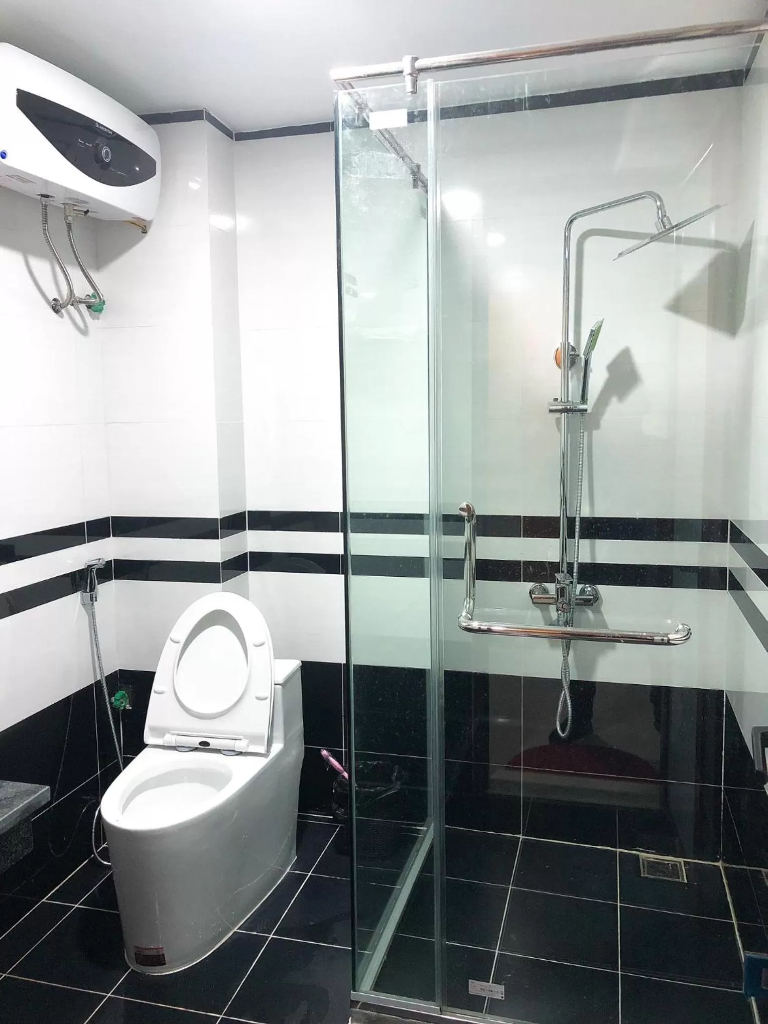 Shower in Ruby Hotel