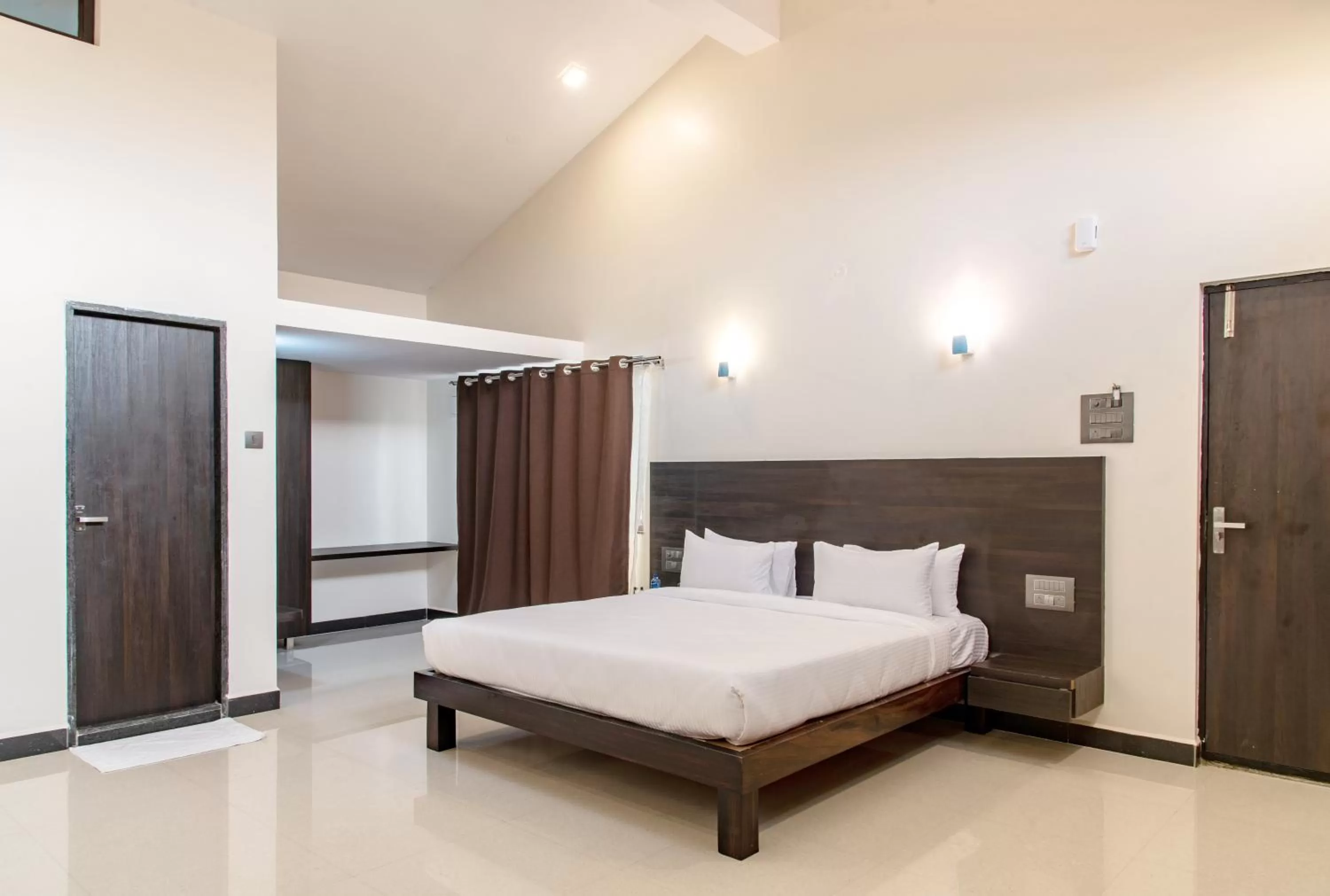 Photo of the whole room, Bed in Shreeyog Resort Dandeli