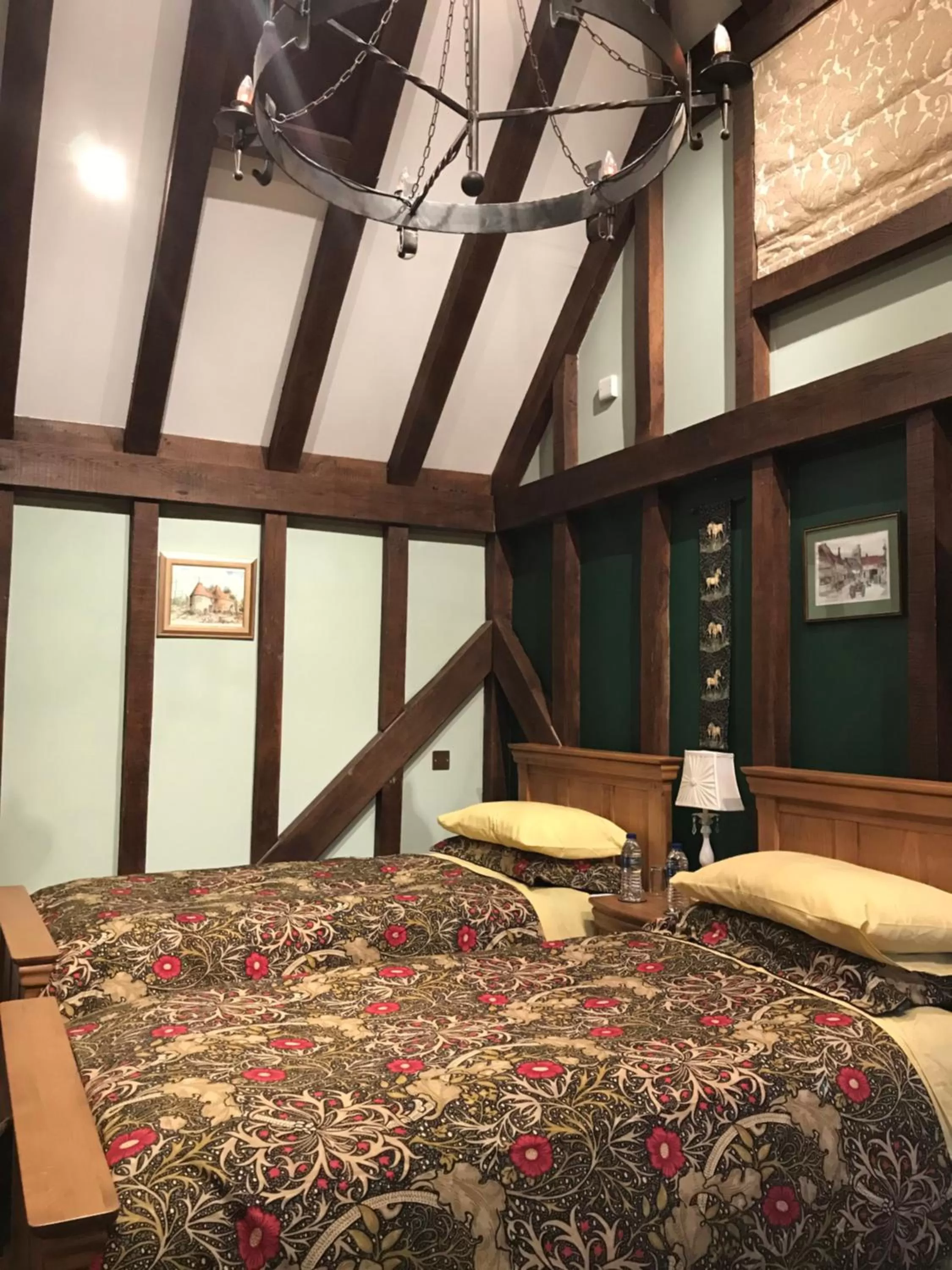 Bed in The Chequers Inn