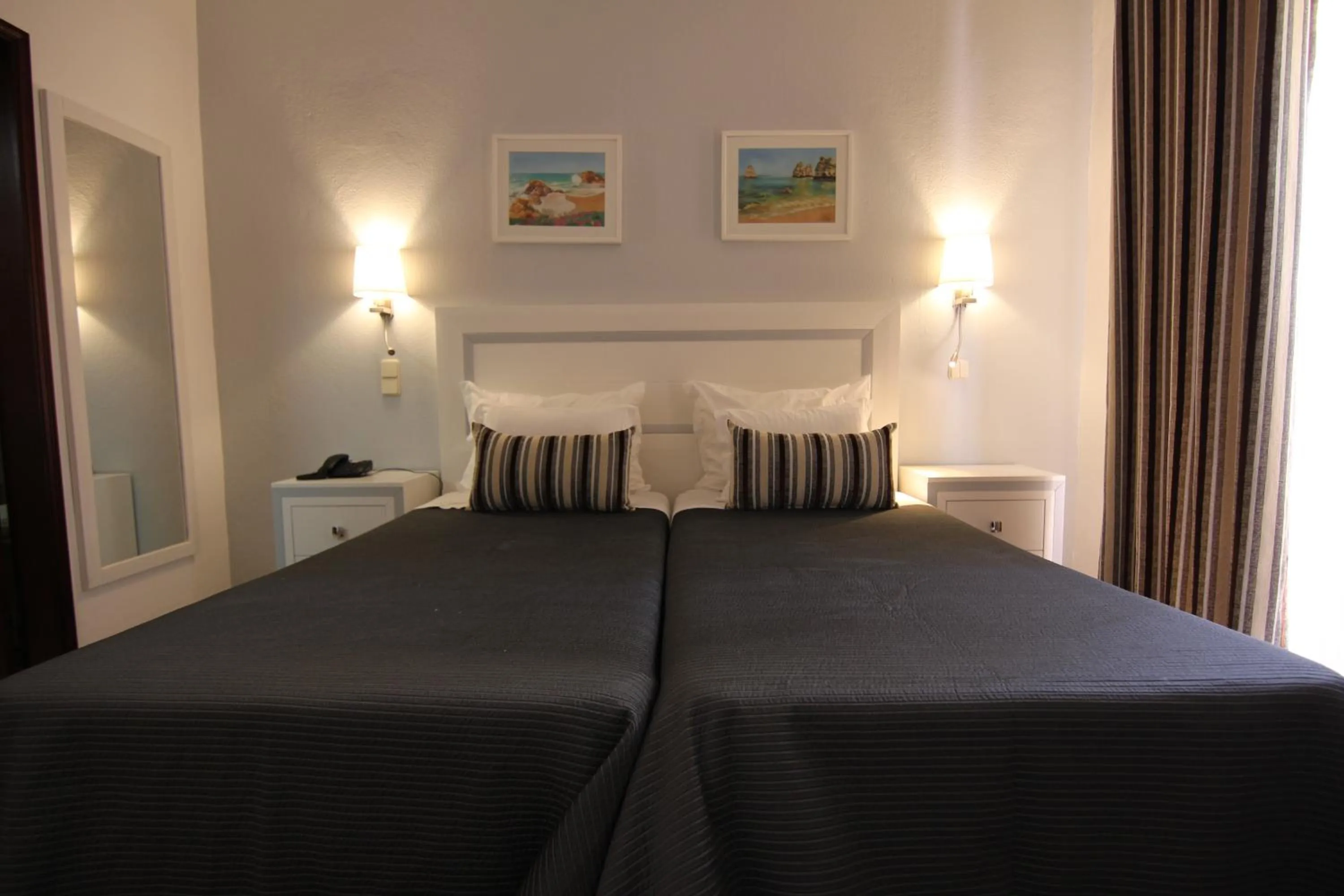 Restaurant/places to eat, Bed in Solar de Mos