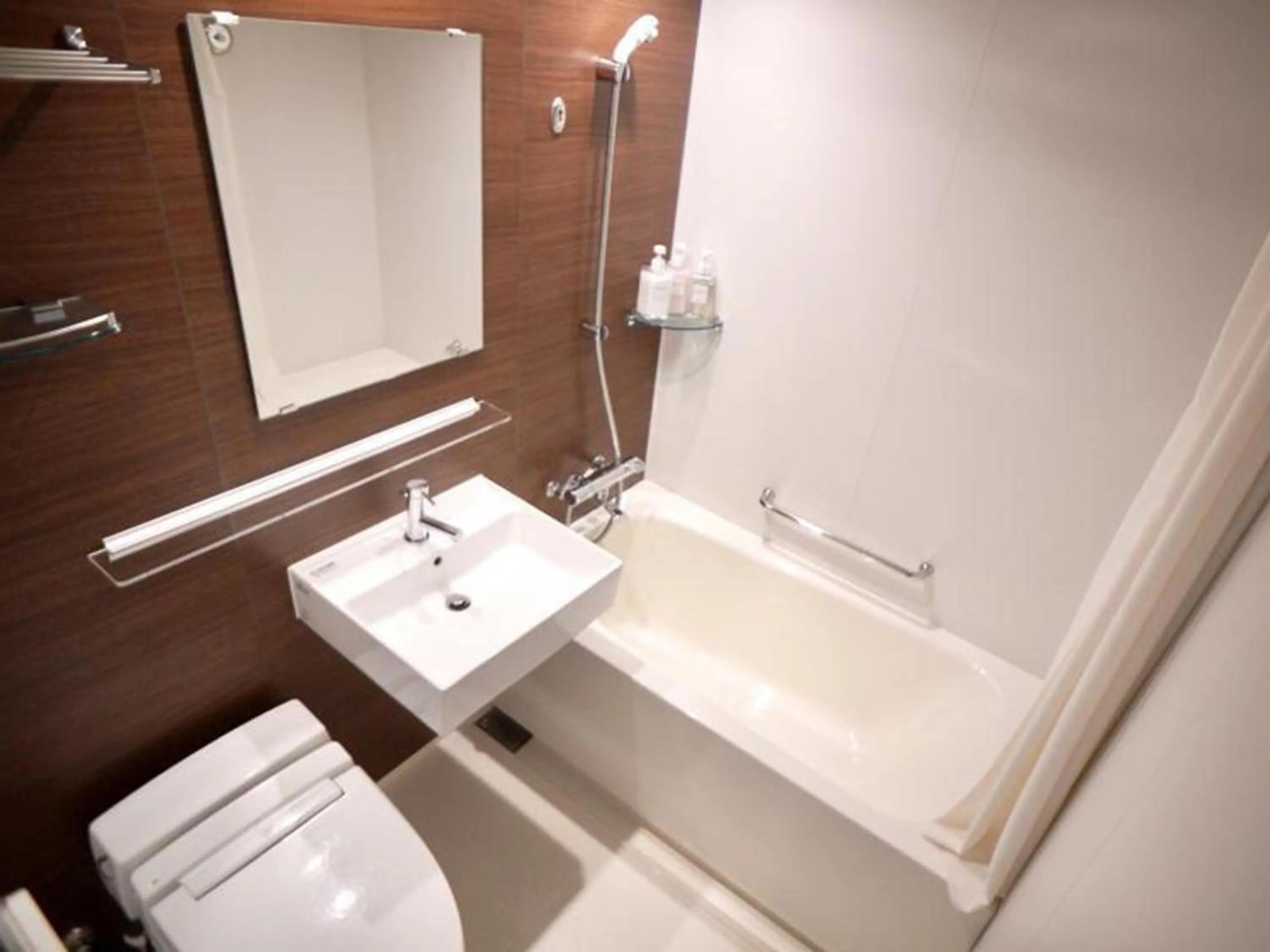 Shower in Henn na Hotel Tokyo Ginza