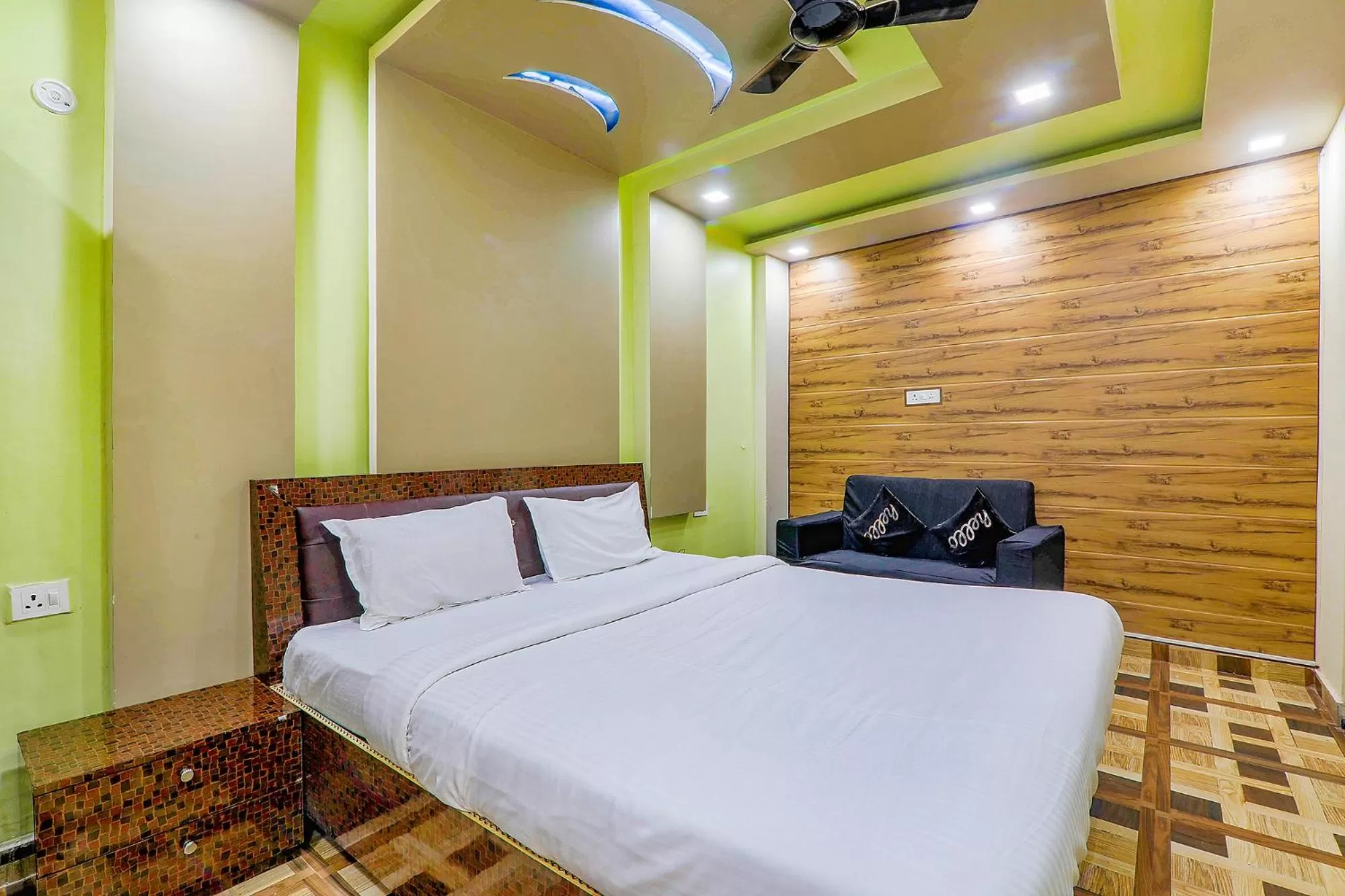 Bedroom, Bed in FabHotel GMC Grand