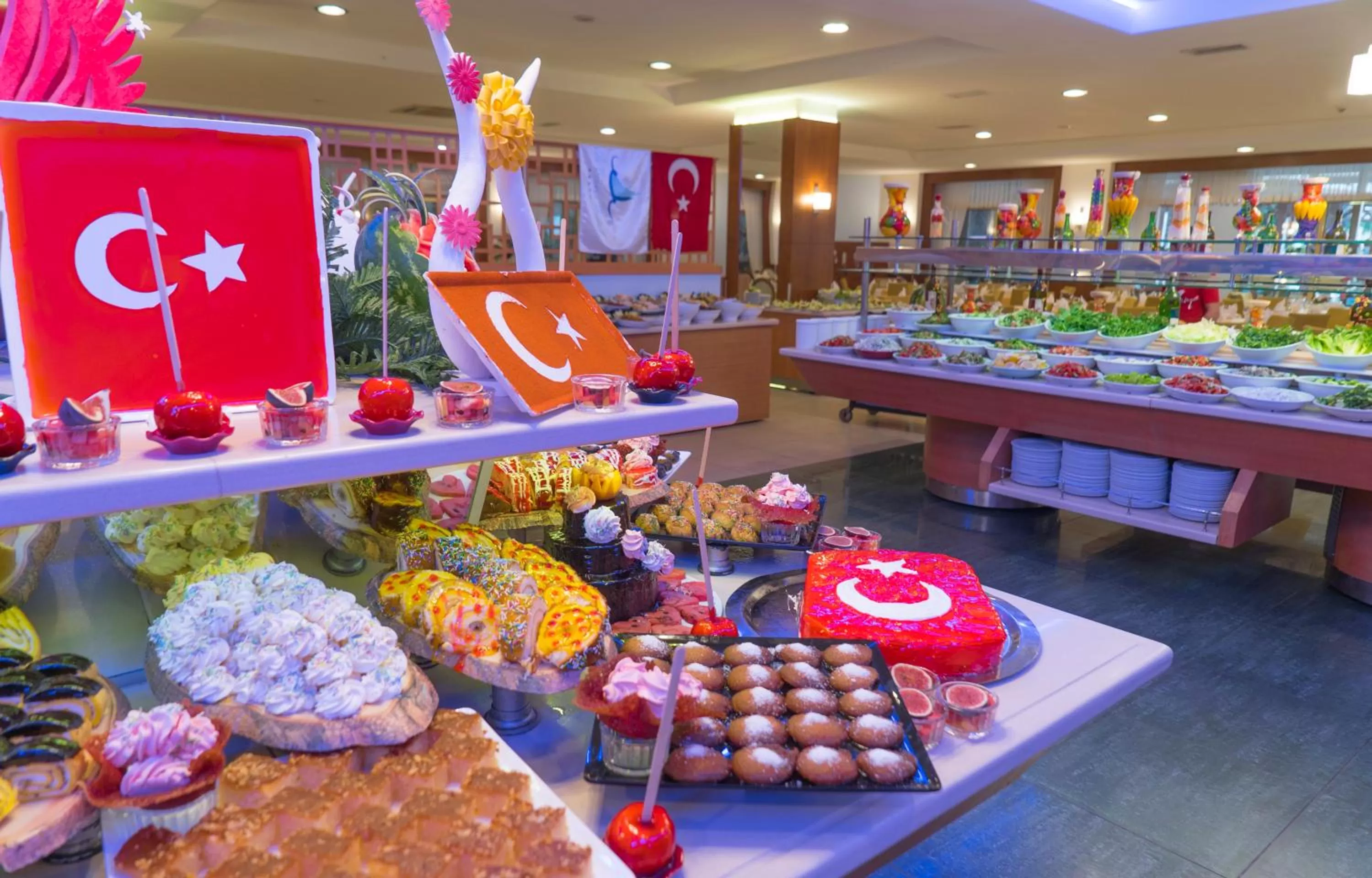 Food and drinks in Side Breeze Hotel