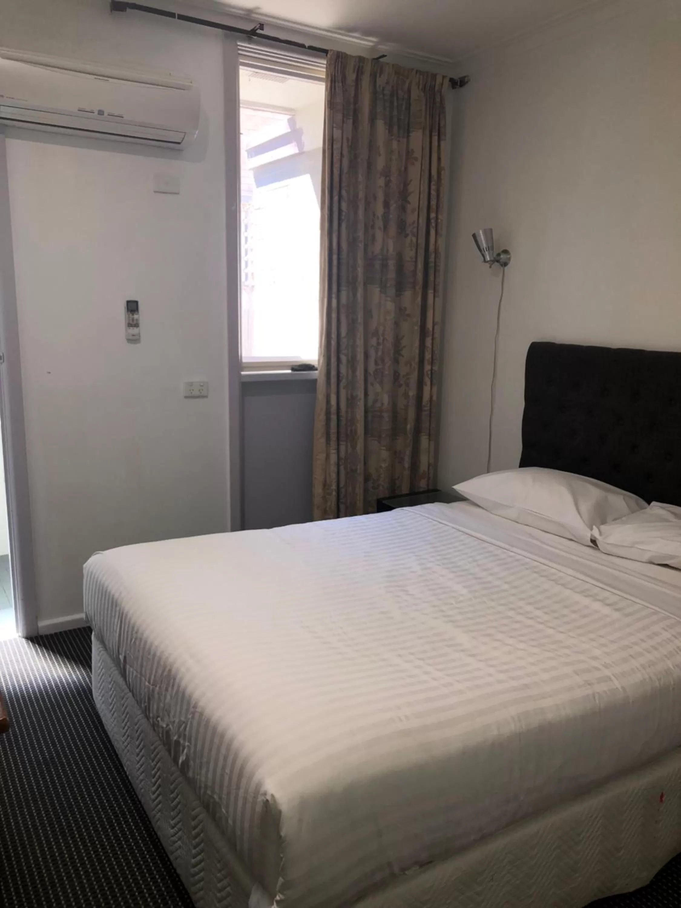 Bed in Evancourt Motel Malvern East