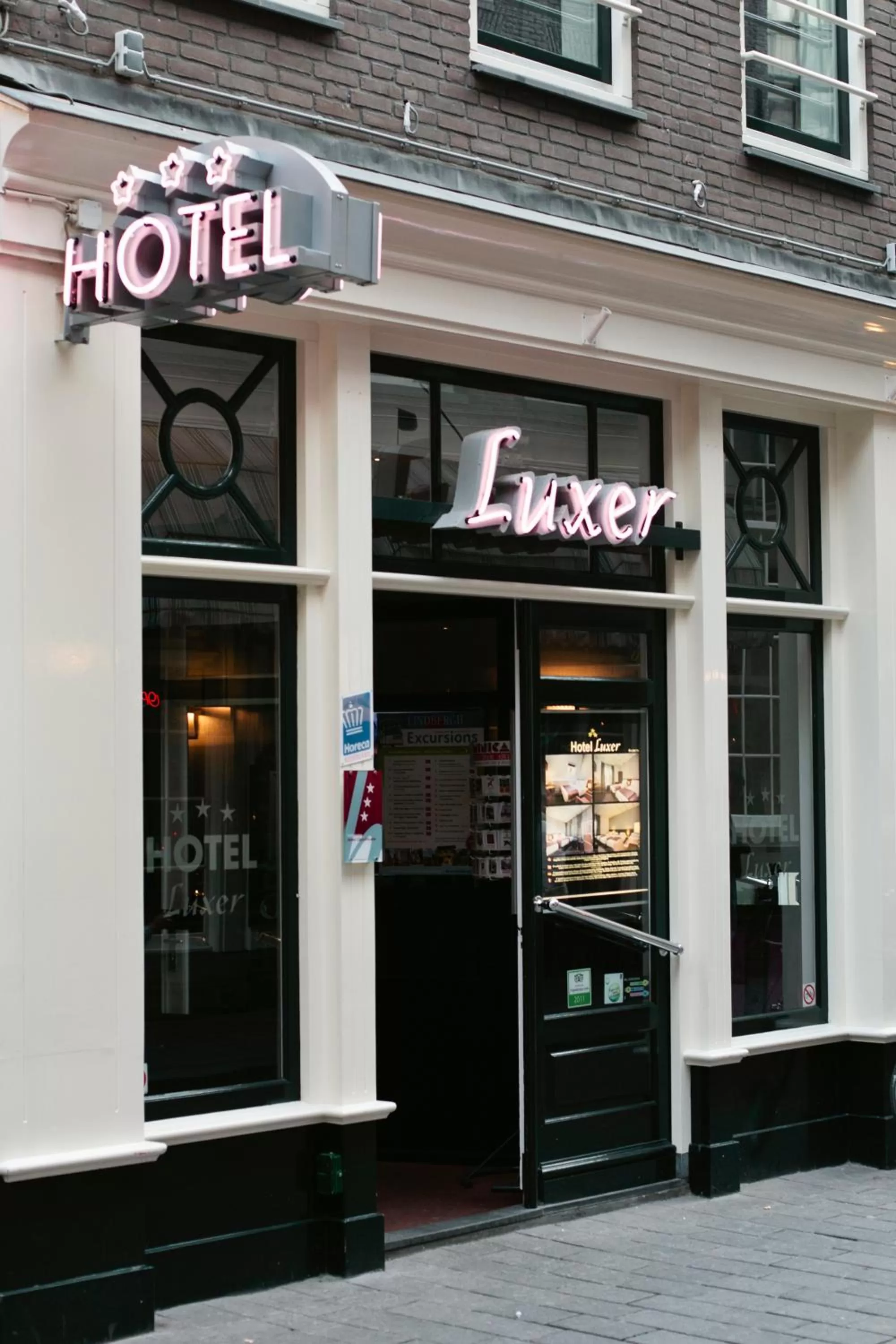 Facade/entrance in Hotel Luxer