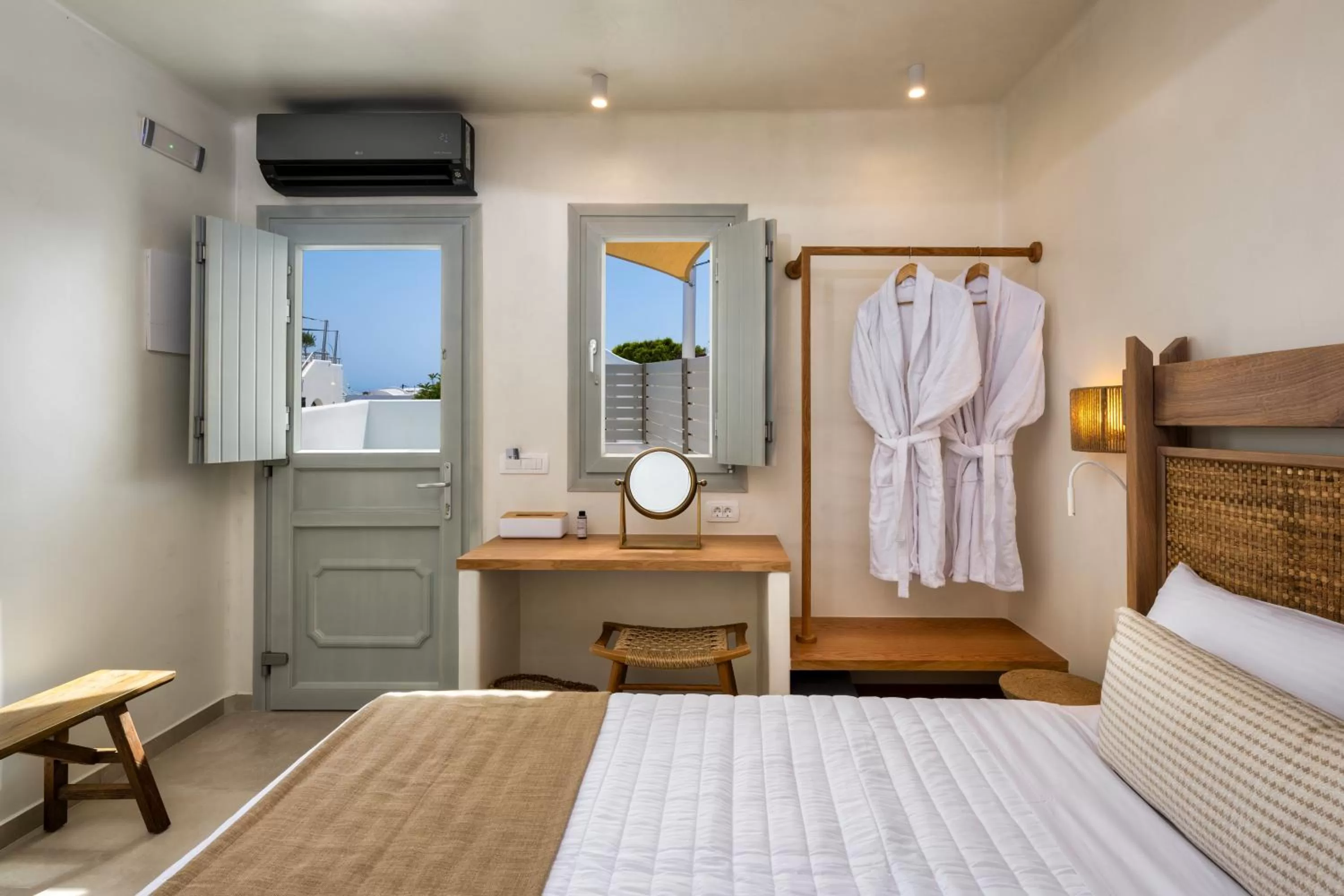 View (from property/room), Bed in Hill Suites