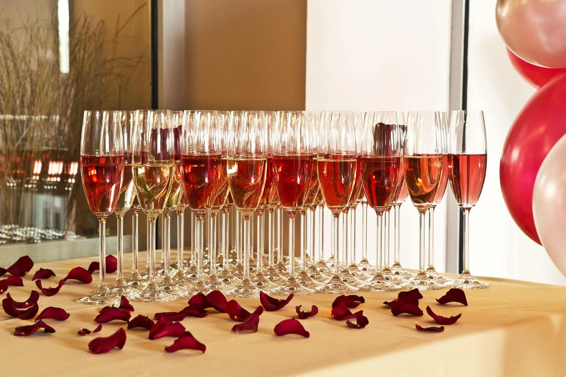 Restaurant/places to eat in Kendros Hotel