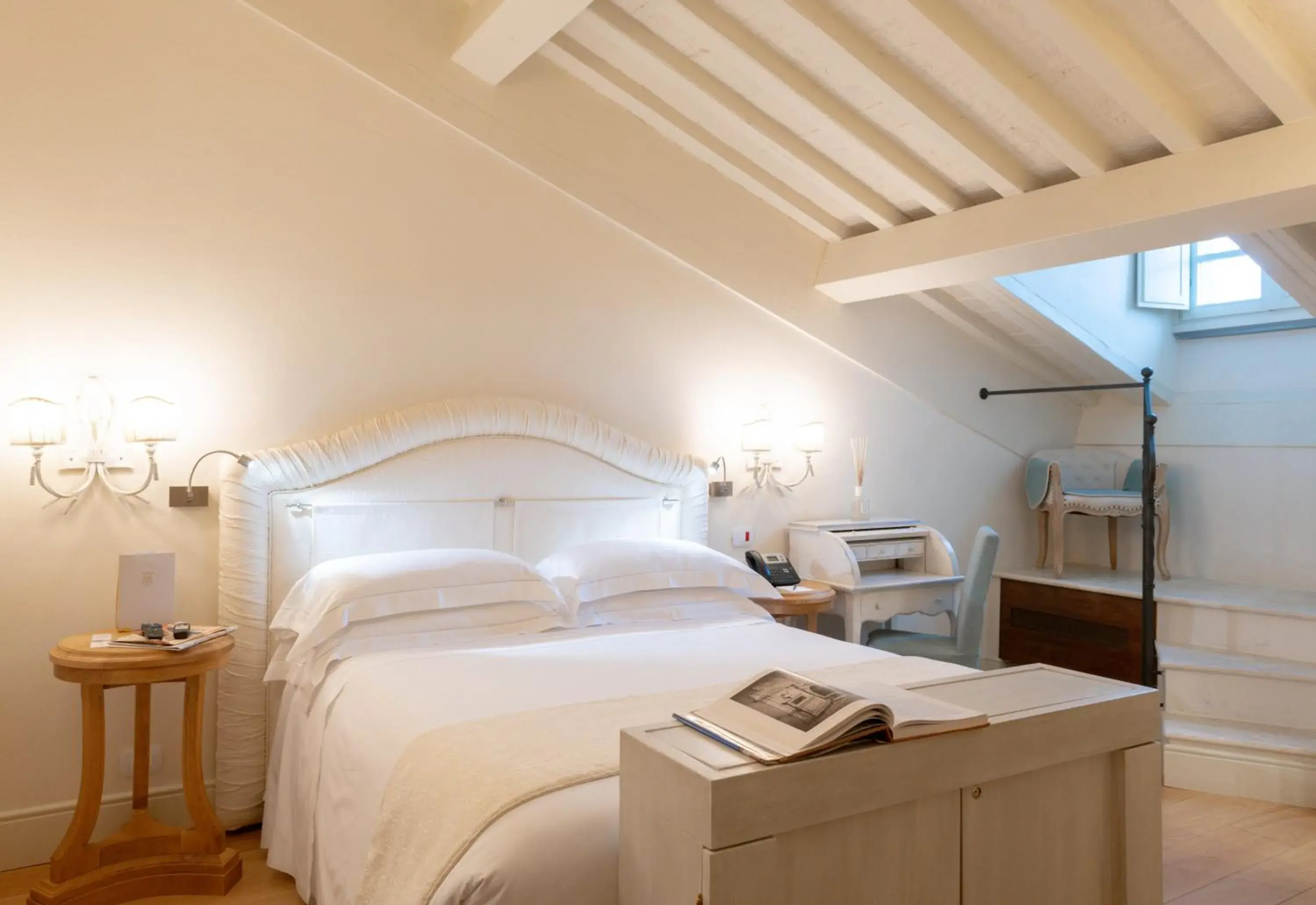 Classic Double Room in Monastero Di Cortona Hotel & Spa Classic Double Room in Monastero Di Cortona Hotel & Spa