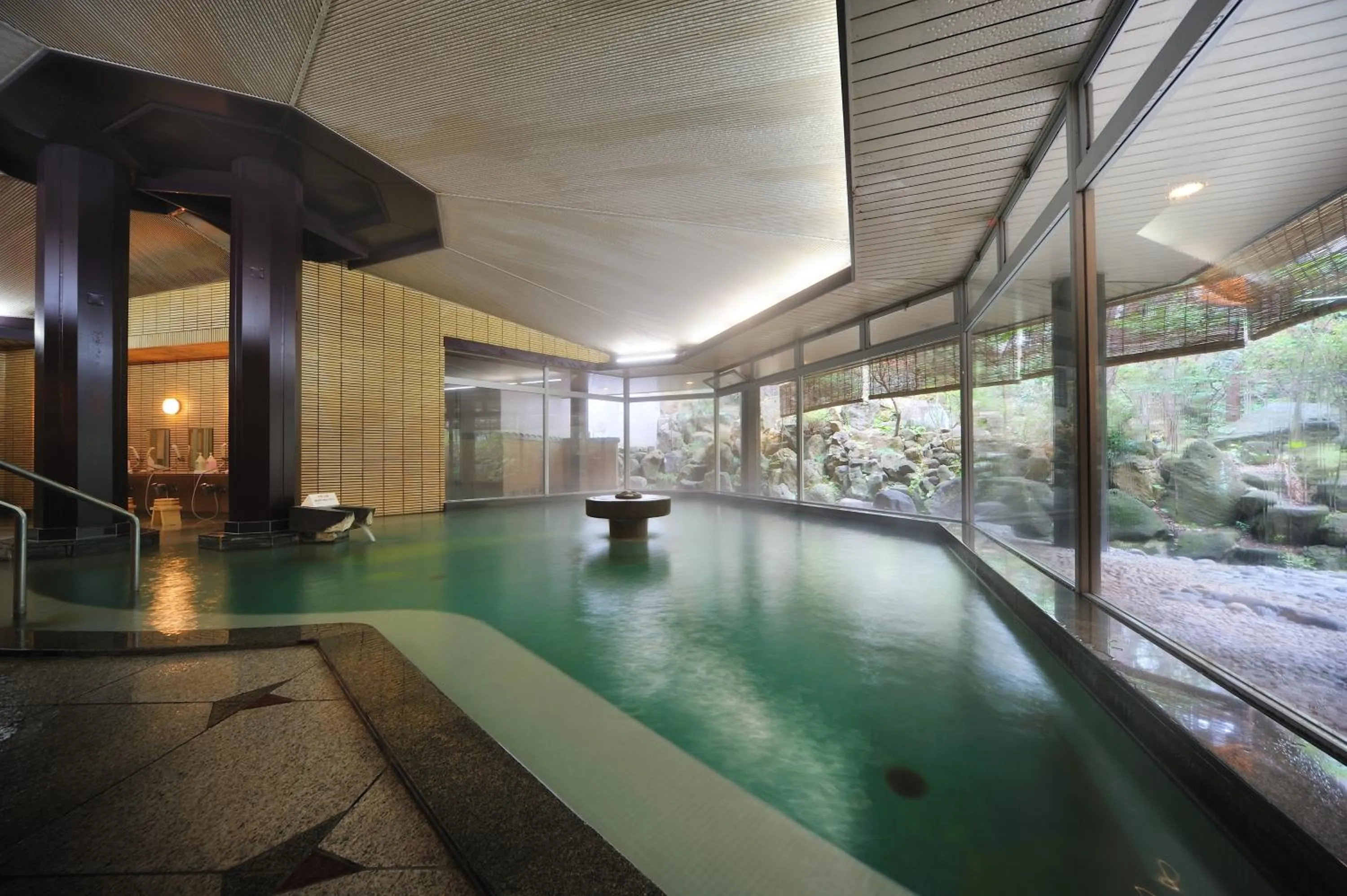 Hot Spring Bath in Senkeien Tsukioka Hotel