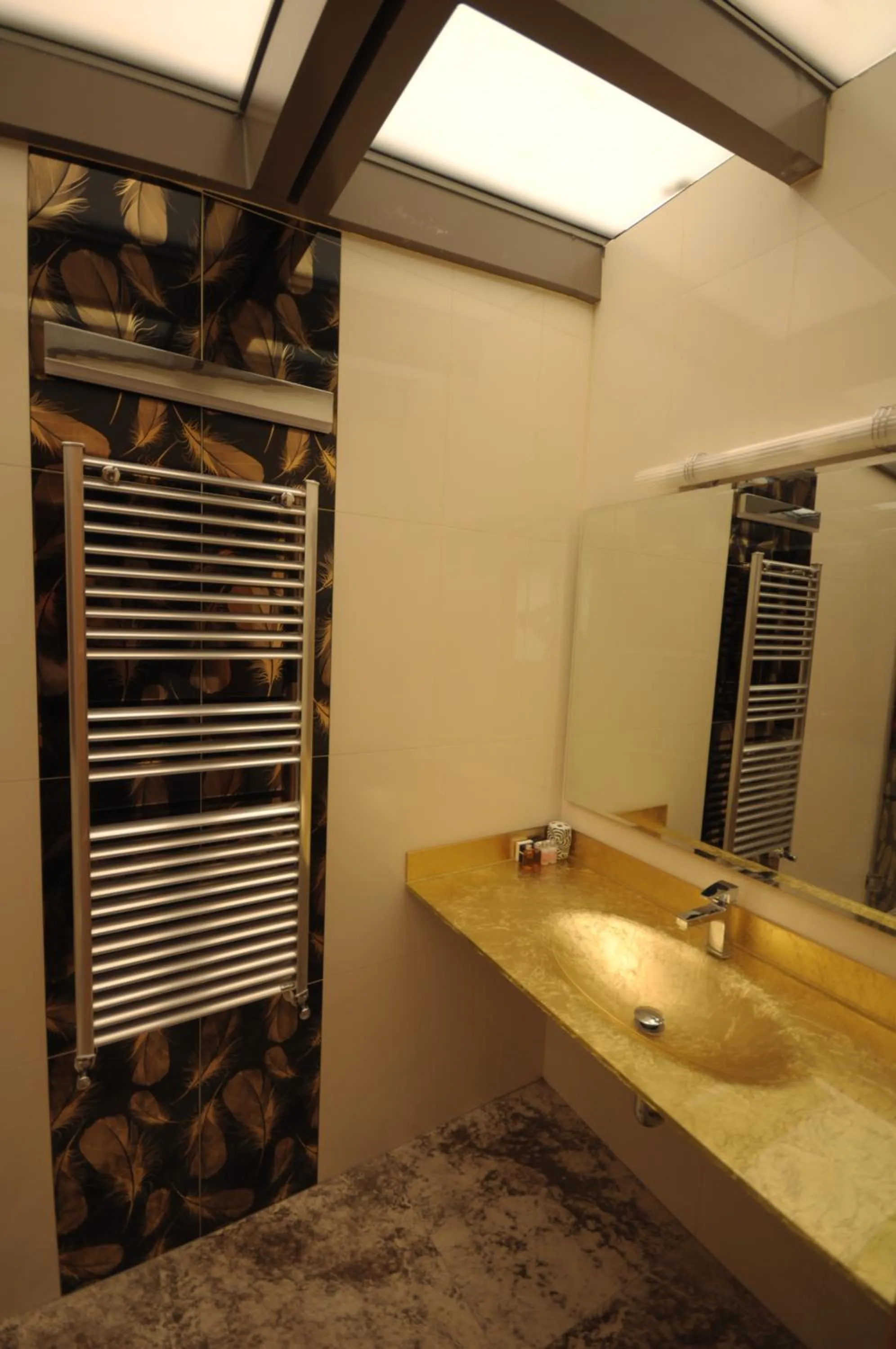 Bathroom in Ottopera Hotel