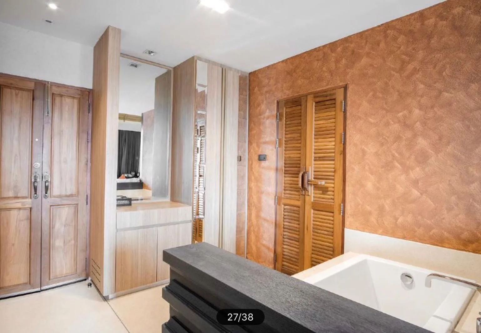 Bath in Tapae Gate Villa