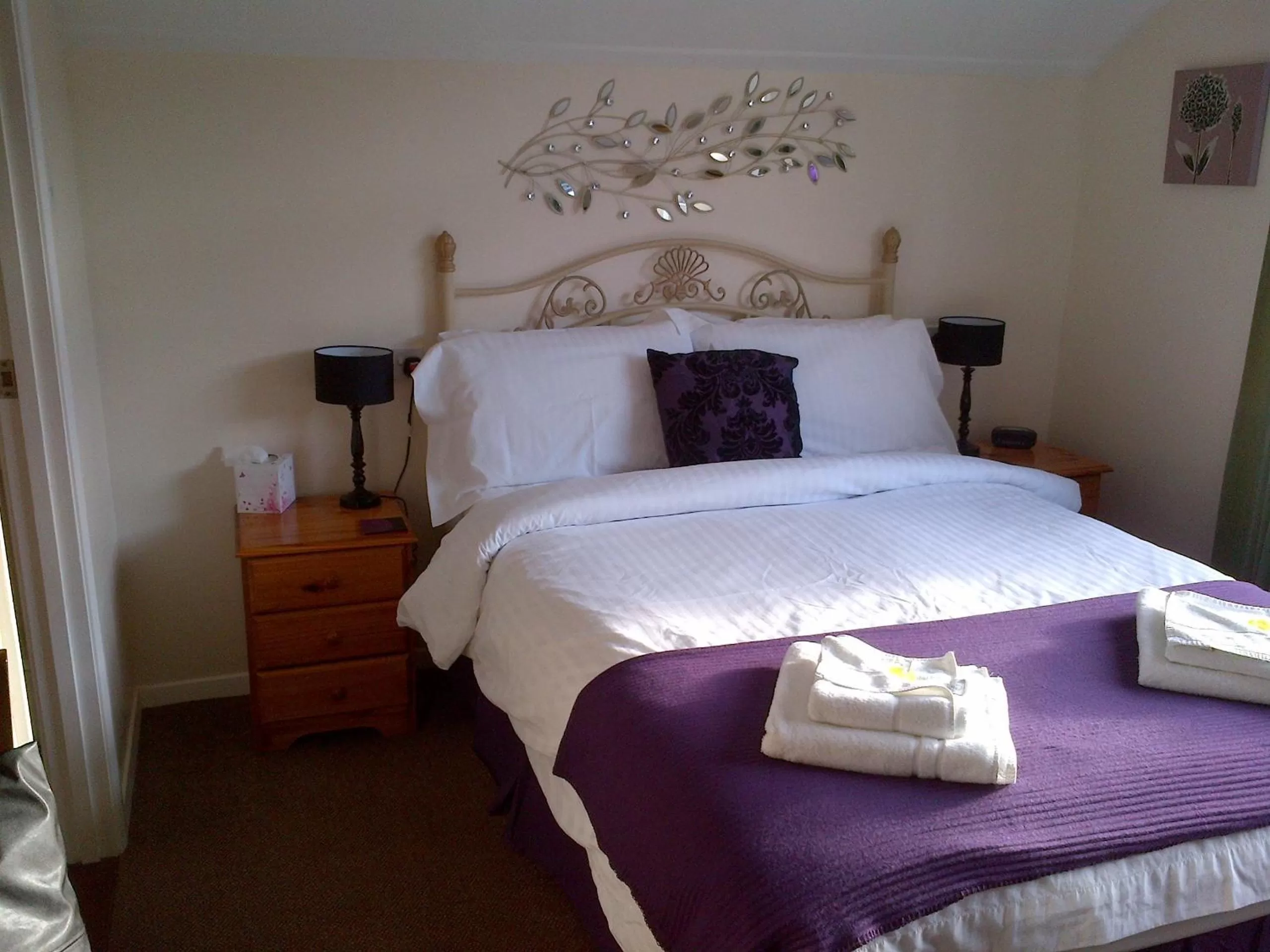 Bed in Grove House Hotel