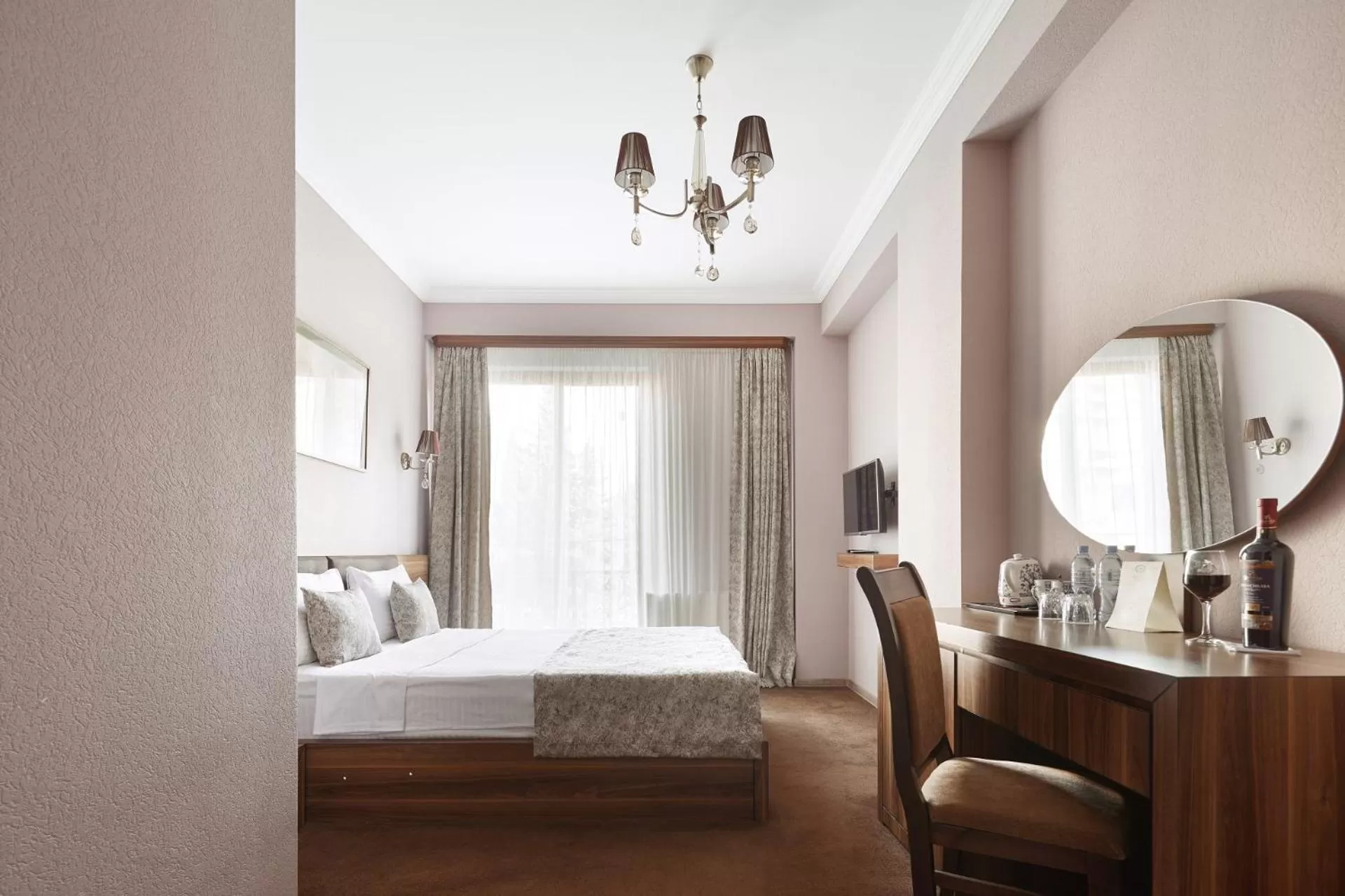 Photo of the whole room, Bed in Hotel Pushkin