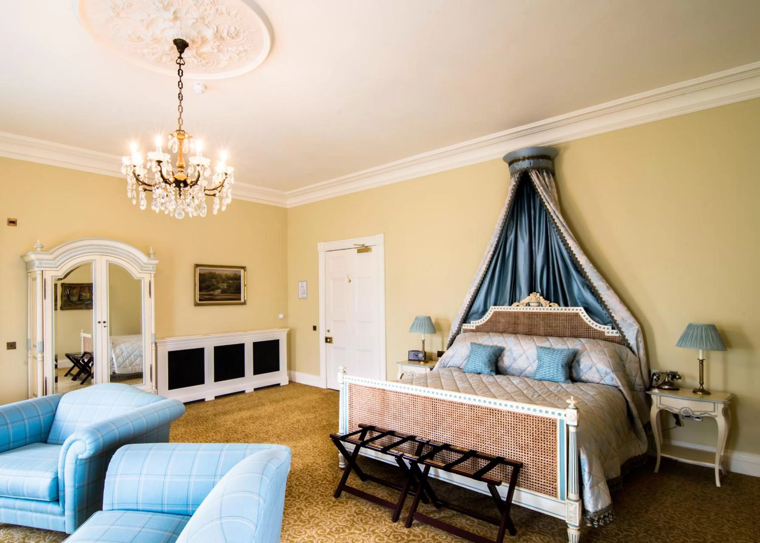 Bed in Crossbasket Castle, Hotel & Restaurant