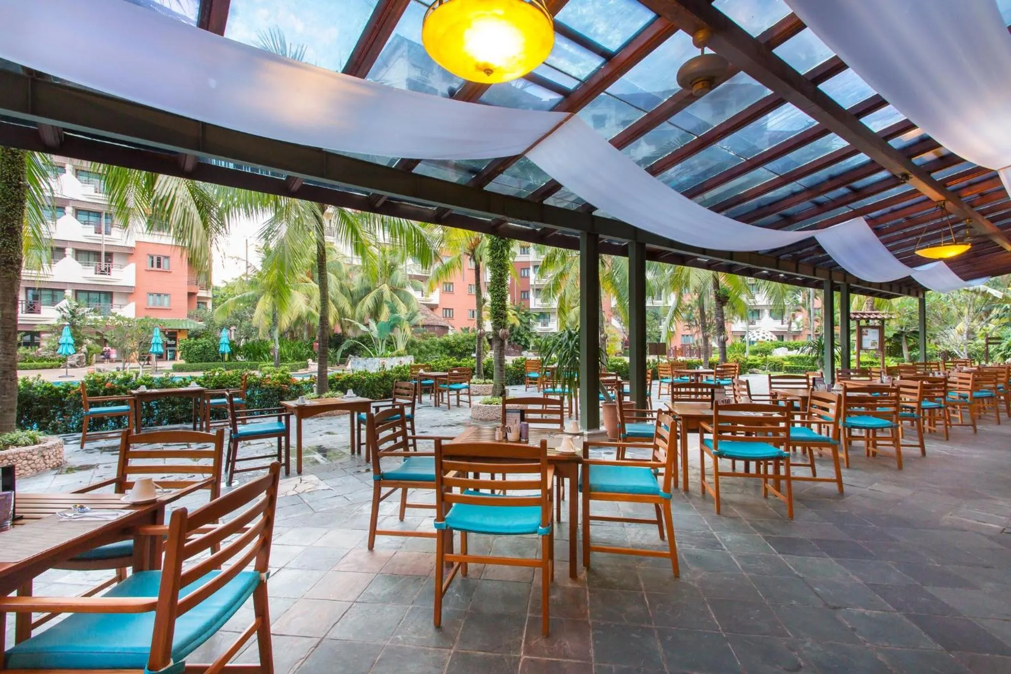 Restaurant/places to eat in Holiday Inn Resort Batam by IHG