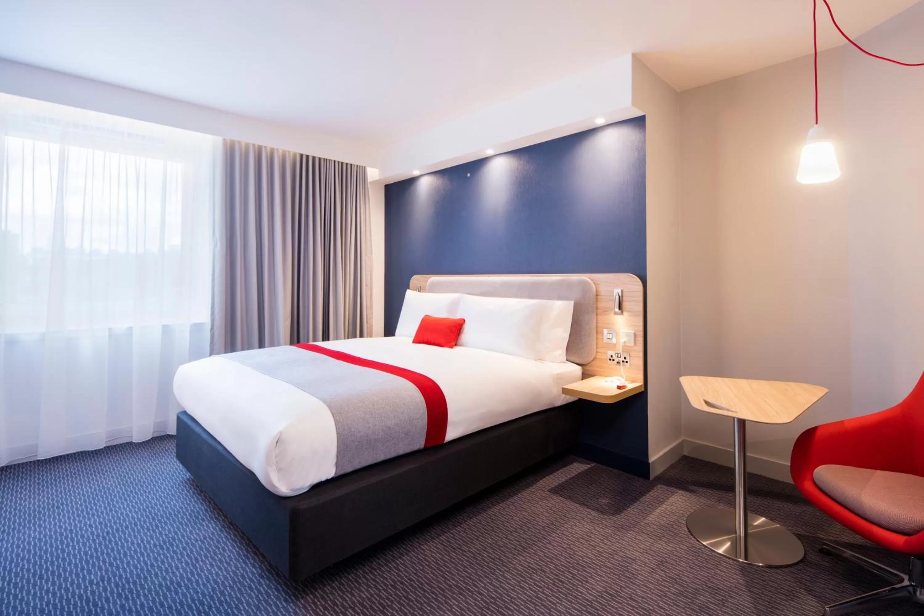 Photo of the whole room, Bed in Holiday Inn Express Dublin City Centre by IHG