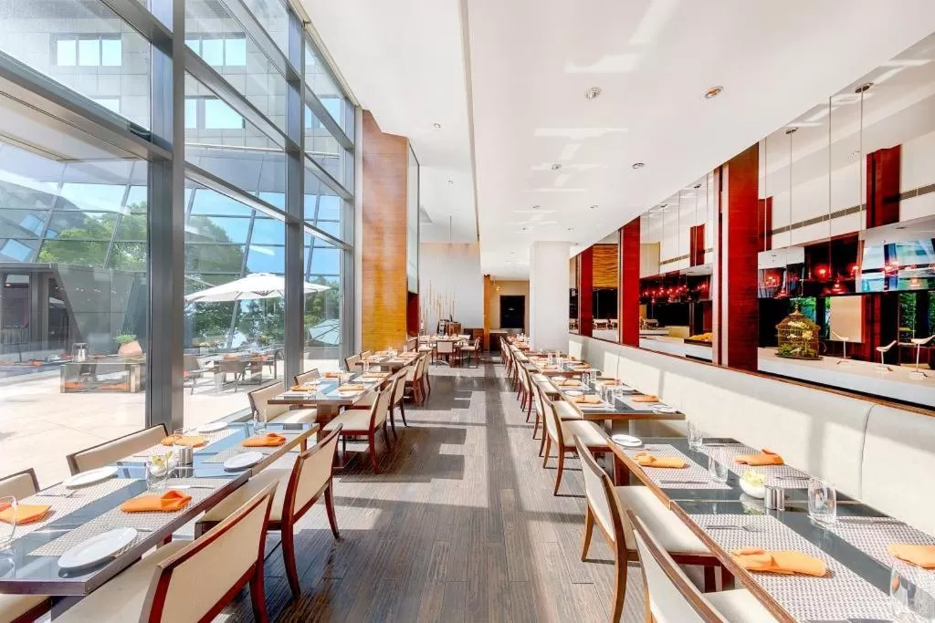 Restaurant/places to eat in Shanghai Parkyard Hotel