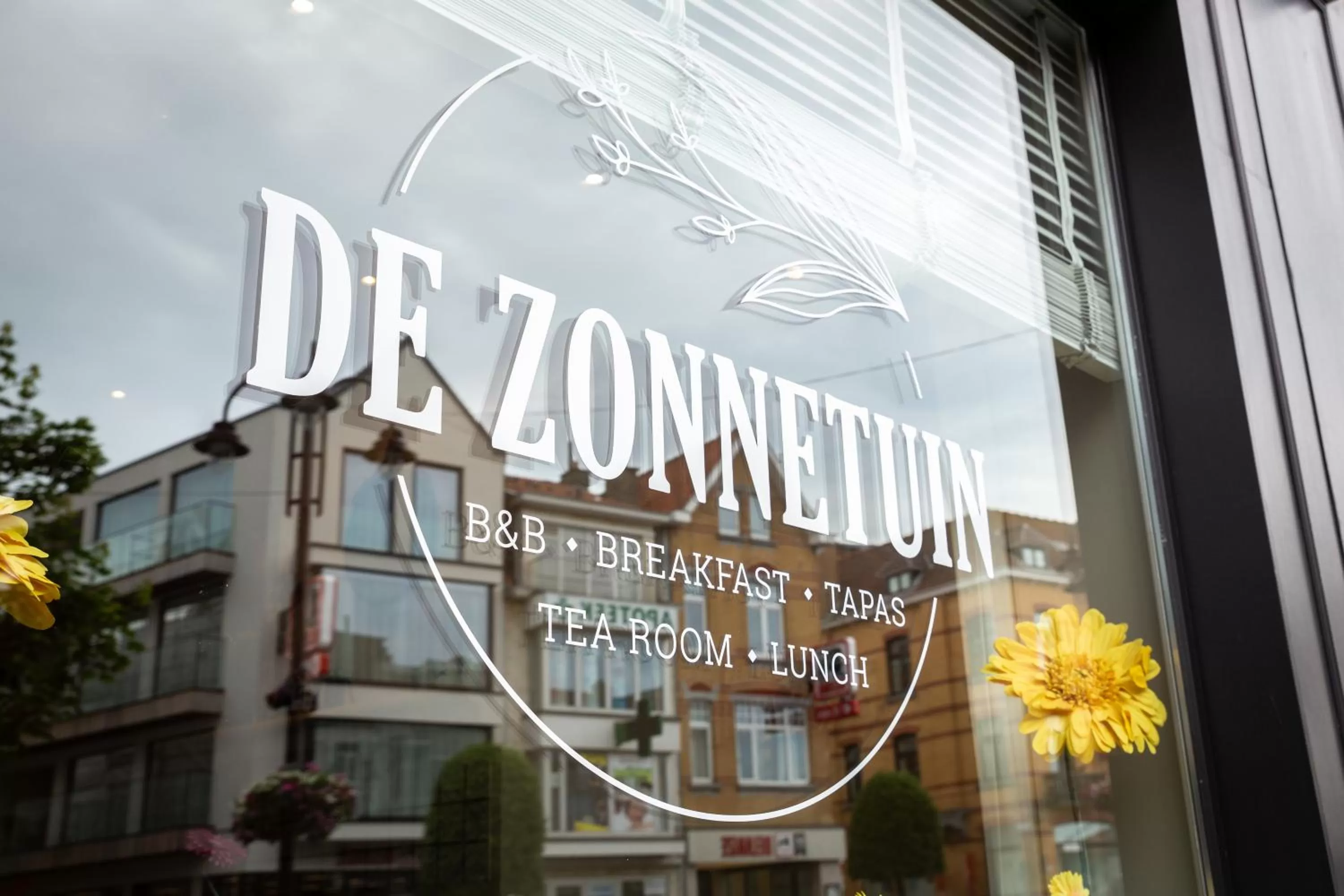 Property logo or sign in De Zonnetuin