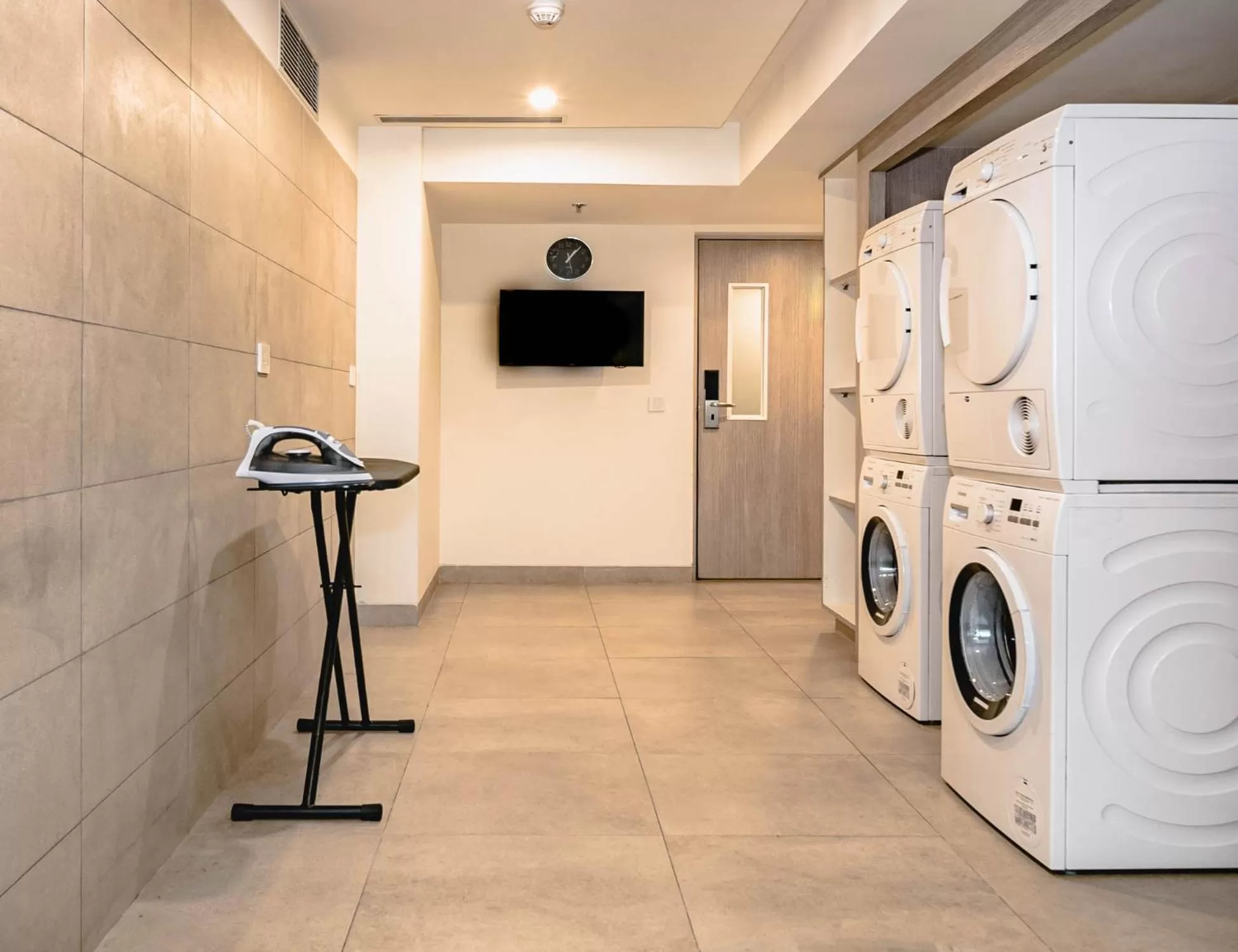 laundry in Holiday Inn Express Kolkata Airport by IHG