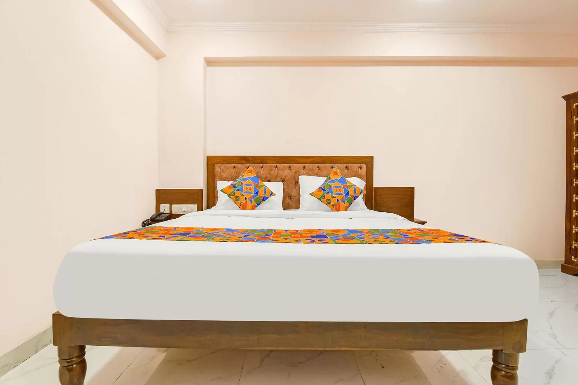 Bed in FabHotel JBS Heritage